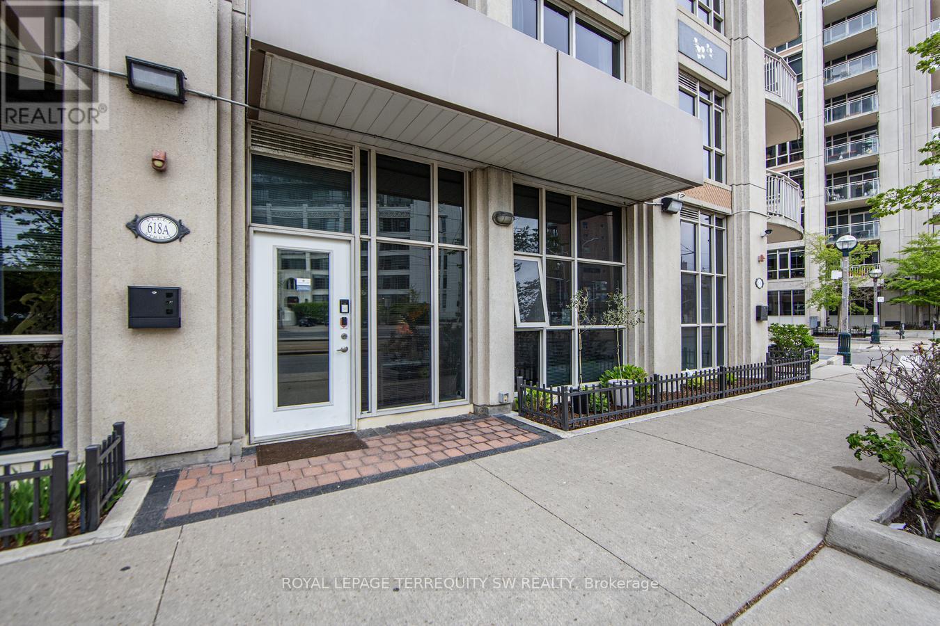 110 - 618 A Fleet Street, Toronto, Ontario  M5V 1B9 - Photo 2 - C12169327