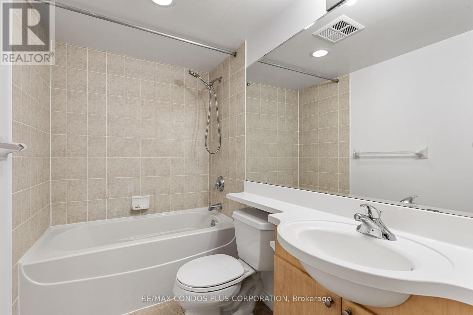 911 - 763 Bay Street, Toronto, Ontario  M5G 2R3 - Photo 17 - C12169347