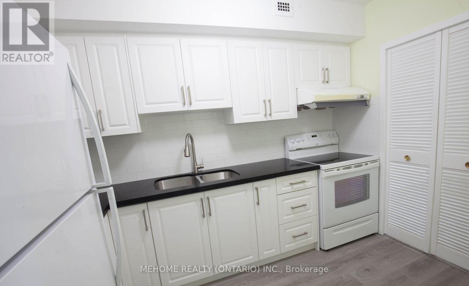 317 - 70 Old Sheppard Avenue, Toronto, Ontario  M2J 3L6 - Photo 7 - C12169374