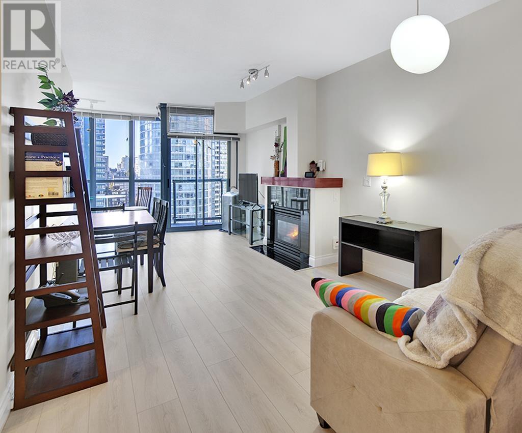 Listing Picture 8 of 30 : 1703 1239 W GEORGIA STREET, Vancouver / 溫哥華 - 魯藝地產 Yvonne Lu Group - MLS Medallion Club Member