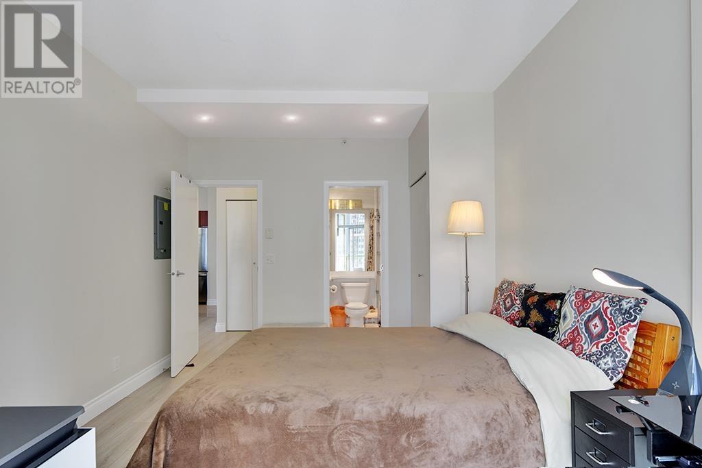 Listing Picture 16 of 30 : 1703 1239 W GEORGIA STREET, Vancouver / 溫哥華 - 魯藝地產 Yvonne Lu Group - MLS Medallion Club Member