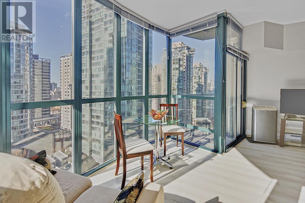 Property at 1703 1239 W GEORGIA STREET image 3