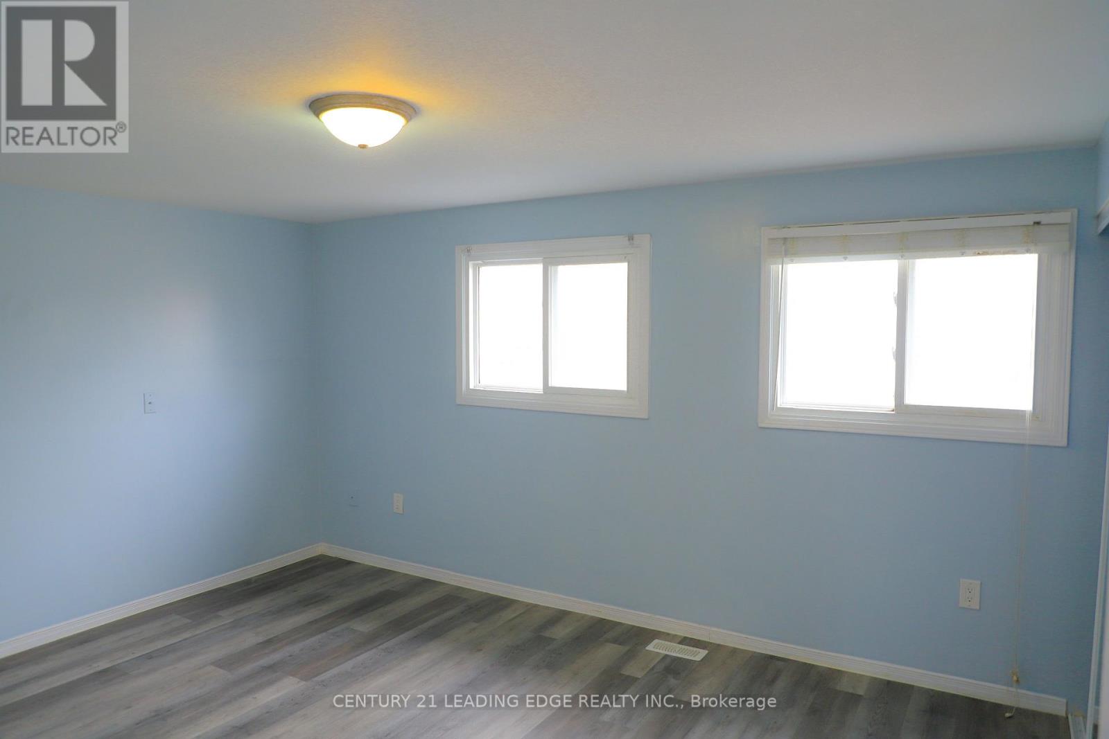 169 Hickling Trail, Barrie, Ontario  L4M 5V1 - Photo 14 - S12081067