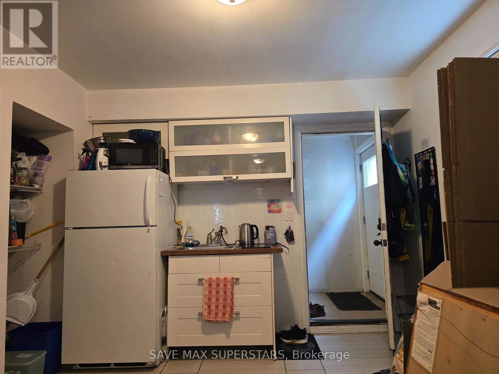 Lower - 222 Phillips Street, Barrie, Ontario  L4N 3V2 - Photo 3 - S12131781