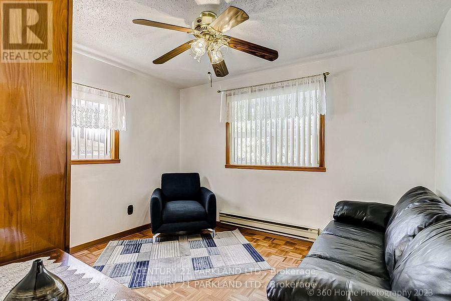 114 Eaton Avenue, Toronto, Ontario  M4J 2Z7 - Photo 7 - E12169387