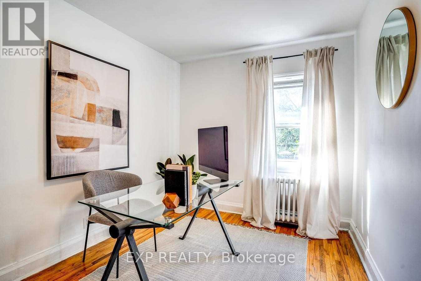 Upper - 960 Pape Avenue, Toronto, Ontario  M4K 3V5 - Photo 16 - E12169433