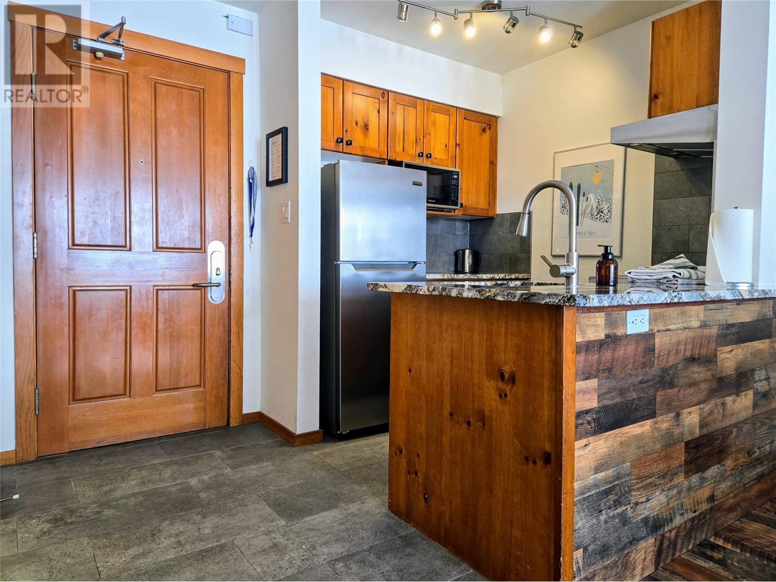 2050 Summit Drive Unit# 201, Panorama, British Columbia  V0A 1T0 - Photo 18 - 10344511