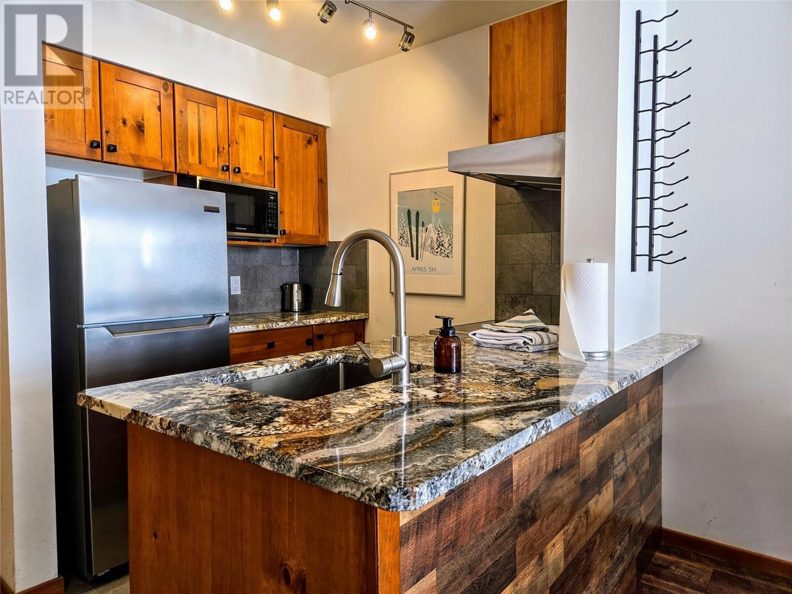 2050 Summit Drive Unit# 201, Panorama, British Columbia