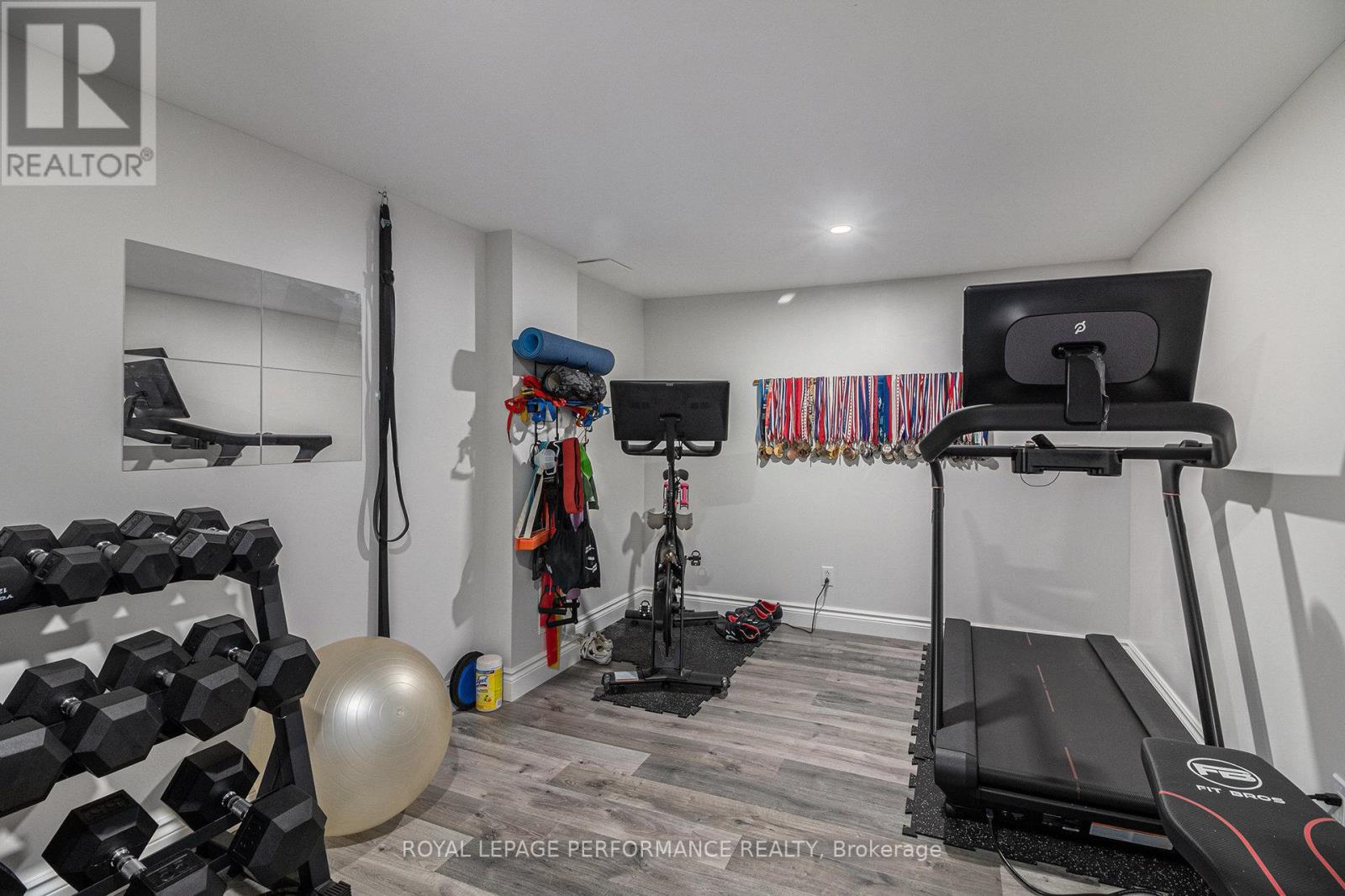 3712 Mountain Meadows Crescent, Ottawa, Ontario  K1V 1V7 - Photo 30 - X12169525