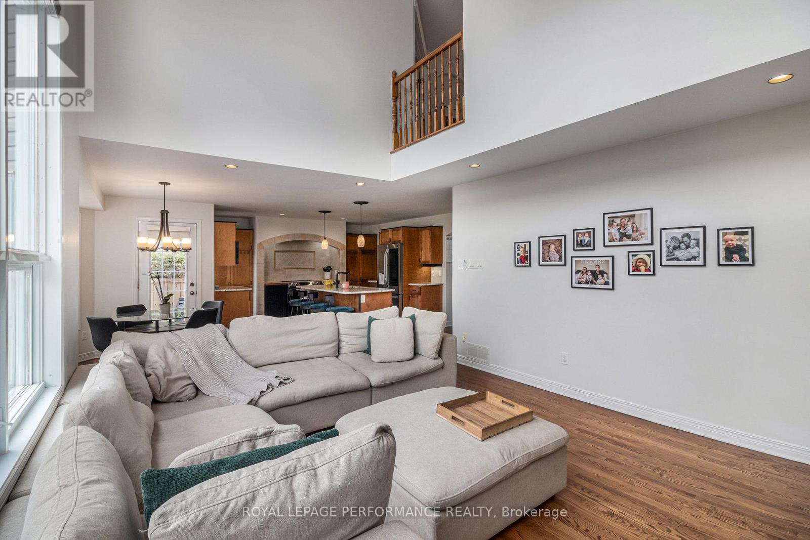 3712 Mountain Meadows Crescent, Ottawa, Ontario  K1V 1V7 - Photo 4 - X12169525