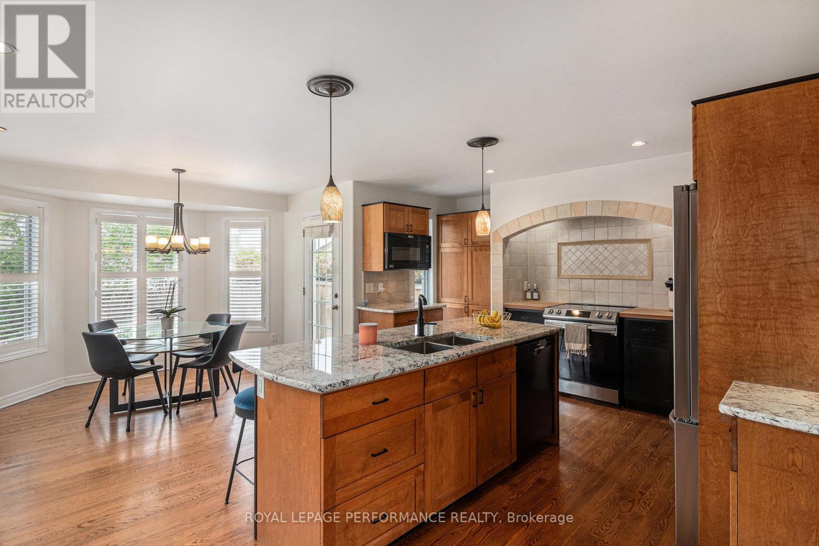 3712 Mountain Meadows Crescent, Ottawa, Ontario  K1V 1V7 - Photo 5 - X12169525