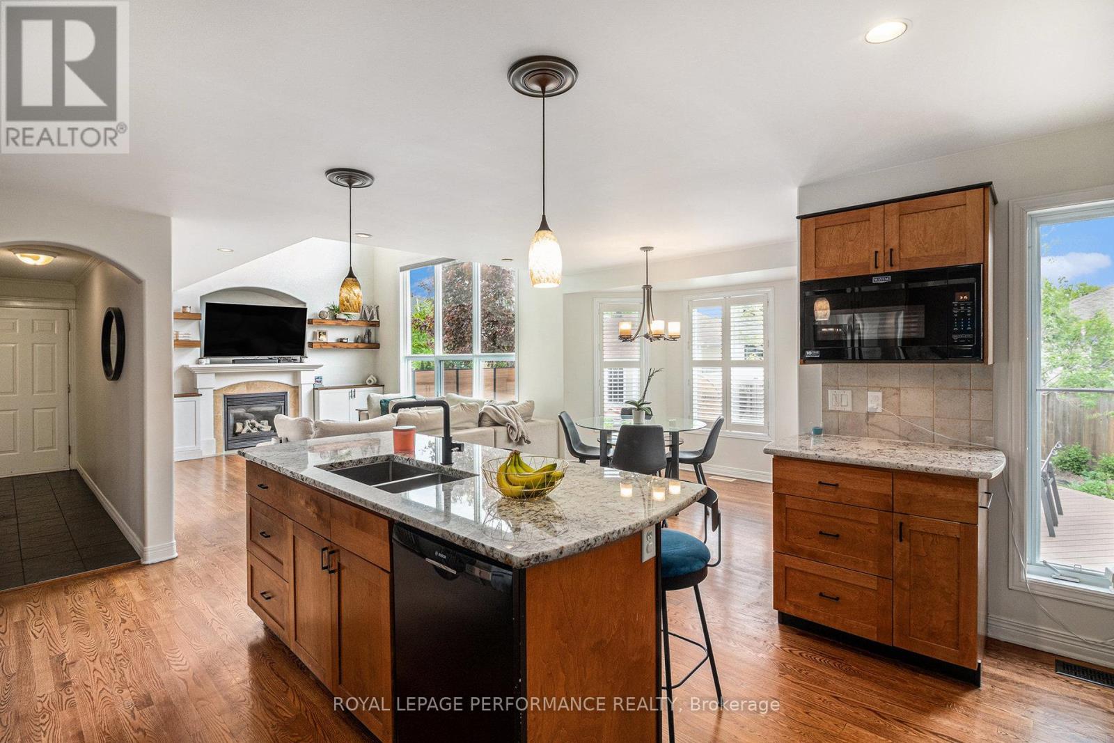 3712 Mountain Meadows Crescent, Ottawa, Ontario  K1V 1V7 - Photo 8 - X12169525