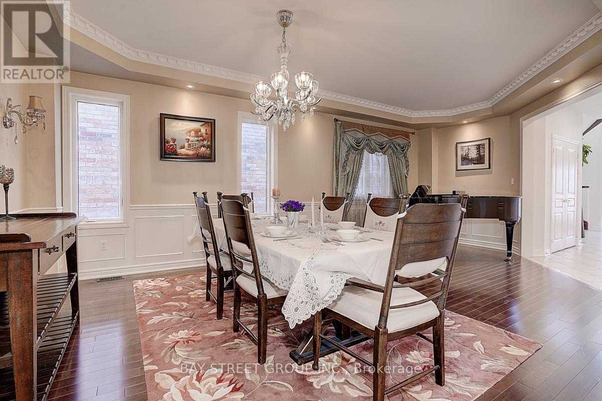 256 Borealis Avenue, Aurora, Ontario  L4G 7T6 - Photo 12 - N12169337