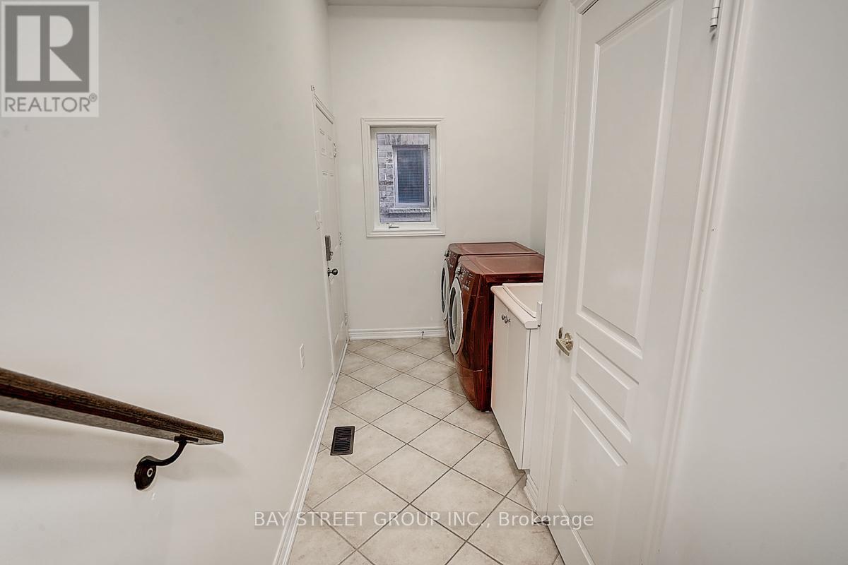 256 Borealis Avenue, Aurora, Ontario  L4G 7T6 - Photo 24 - N12169337