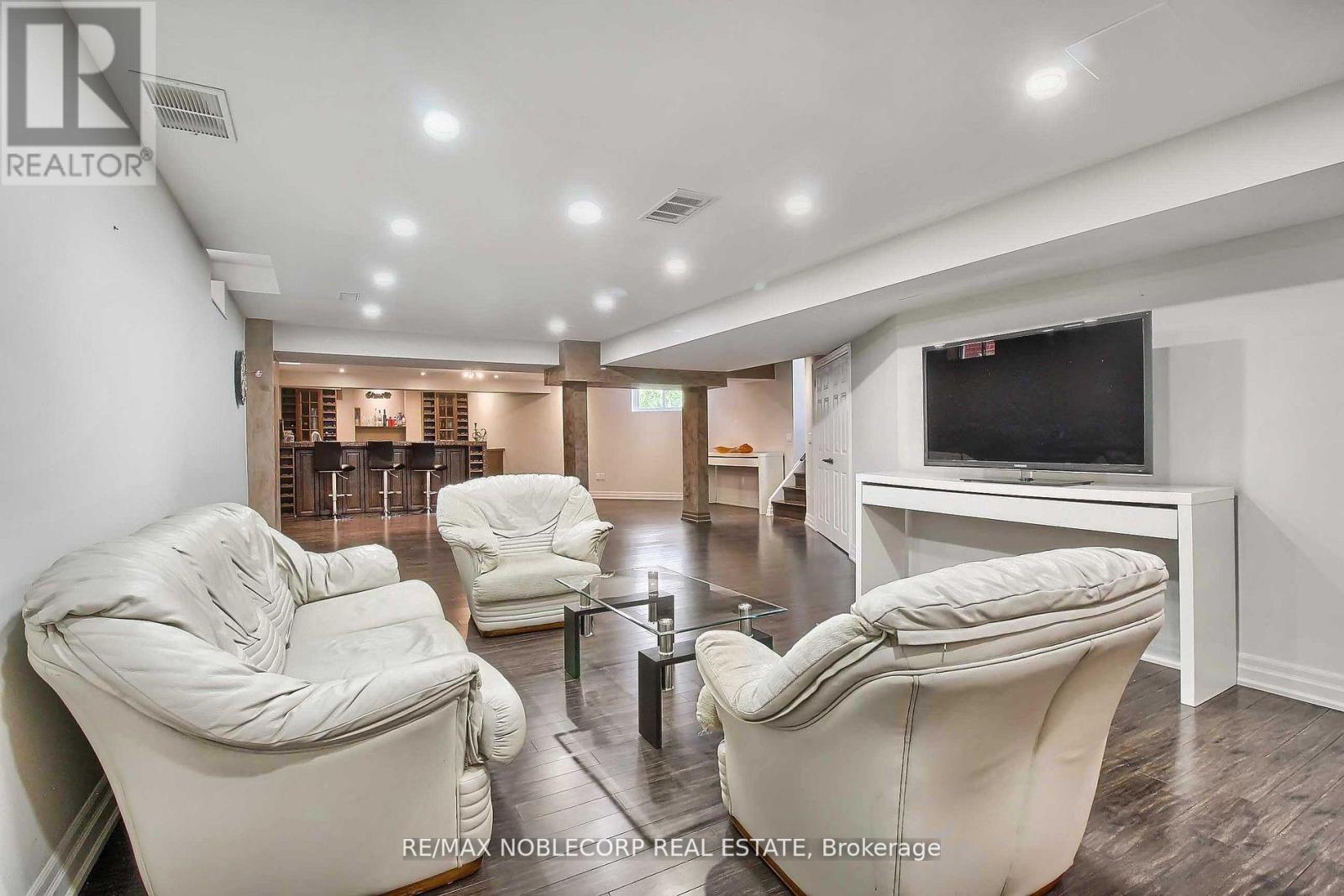 22 Escapade Drive, Richmond Hill, Ontario  L4E 4X7 - Photo 24 - N12169354