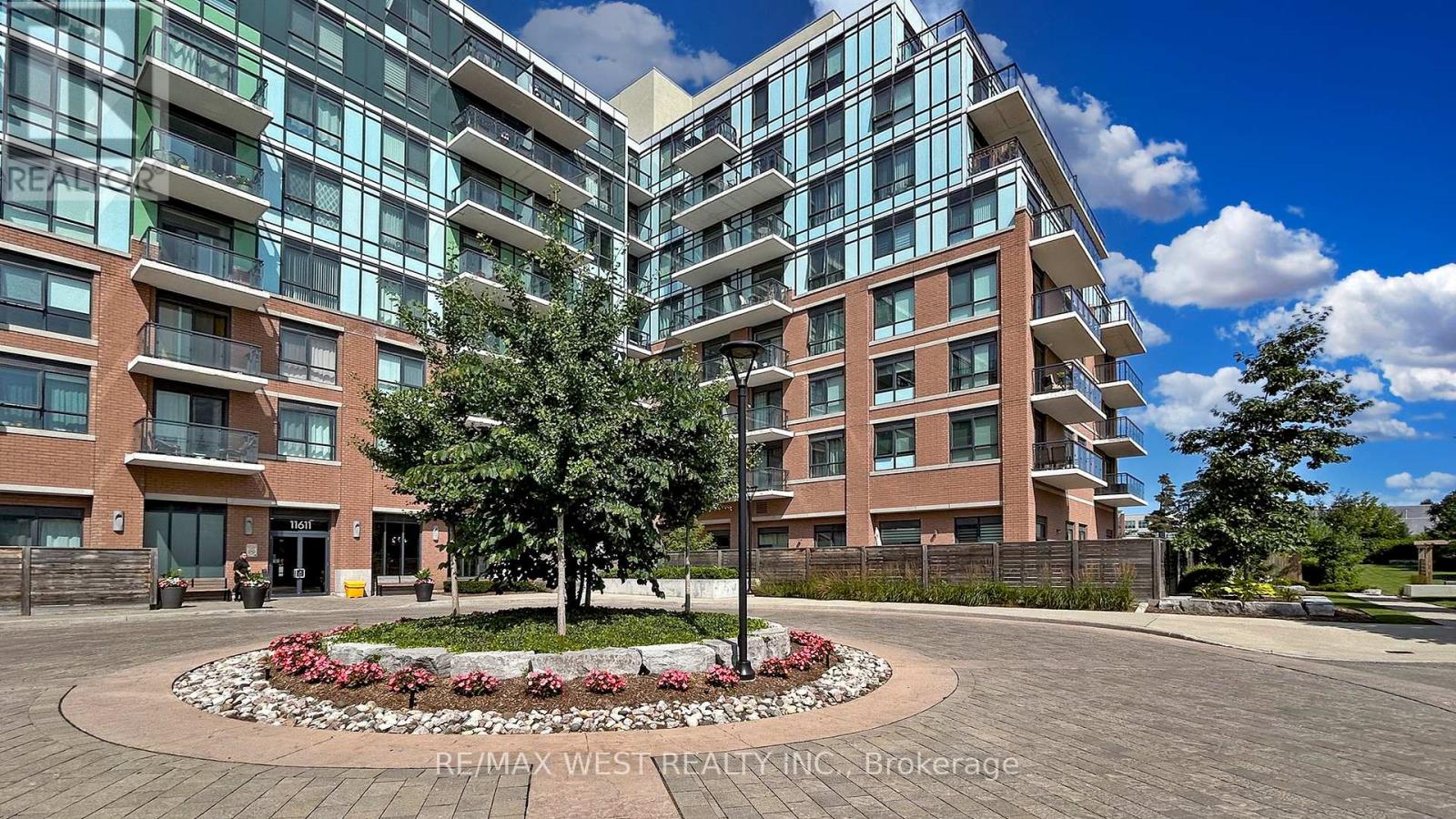 Property at 718 - 11611 YONGE STREET image 1