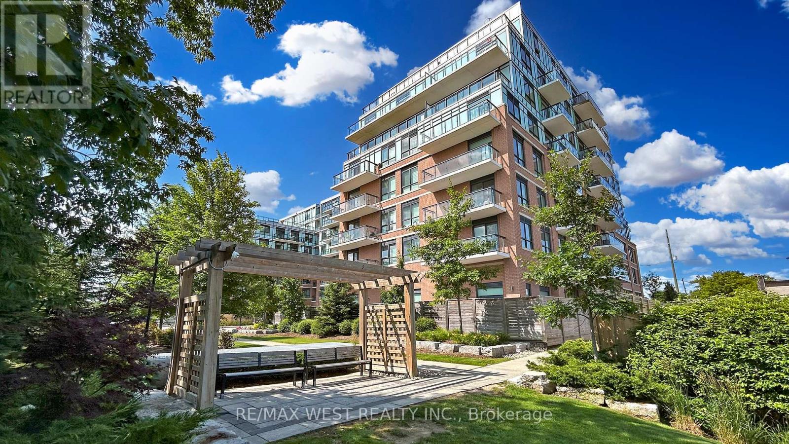 Property at 718 - 11611 YONGE STREET image 2
