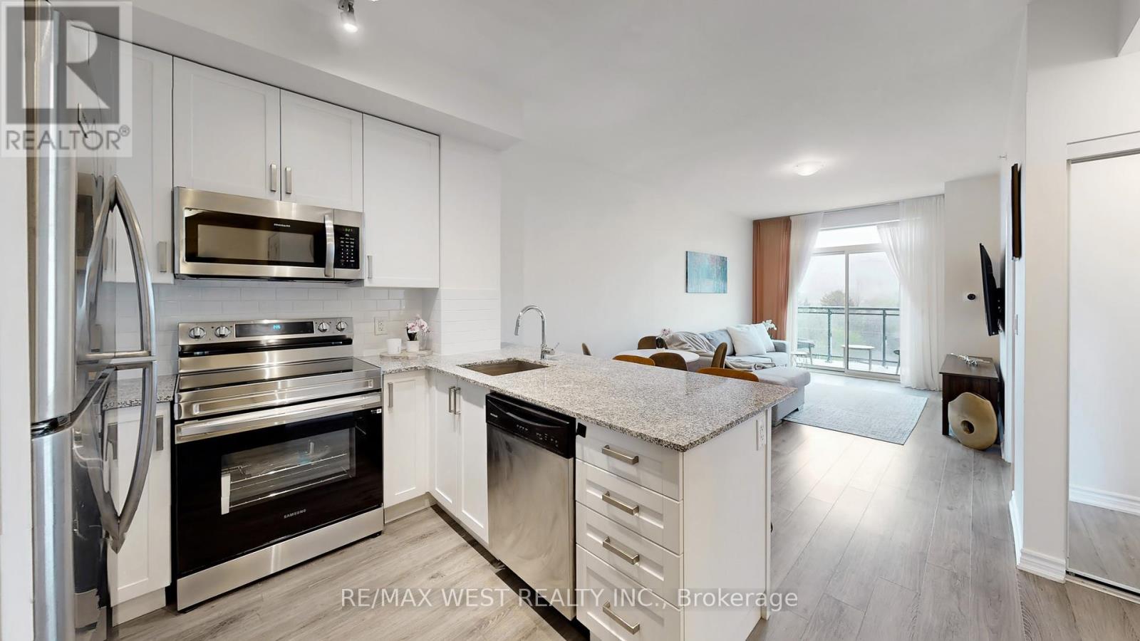 718 - 11611 Yonge Street, Richmond Hill, Ontario  L4E 1G2 - Photo 9 - N12169420
