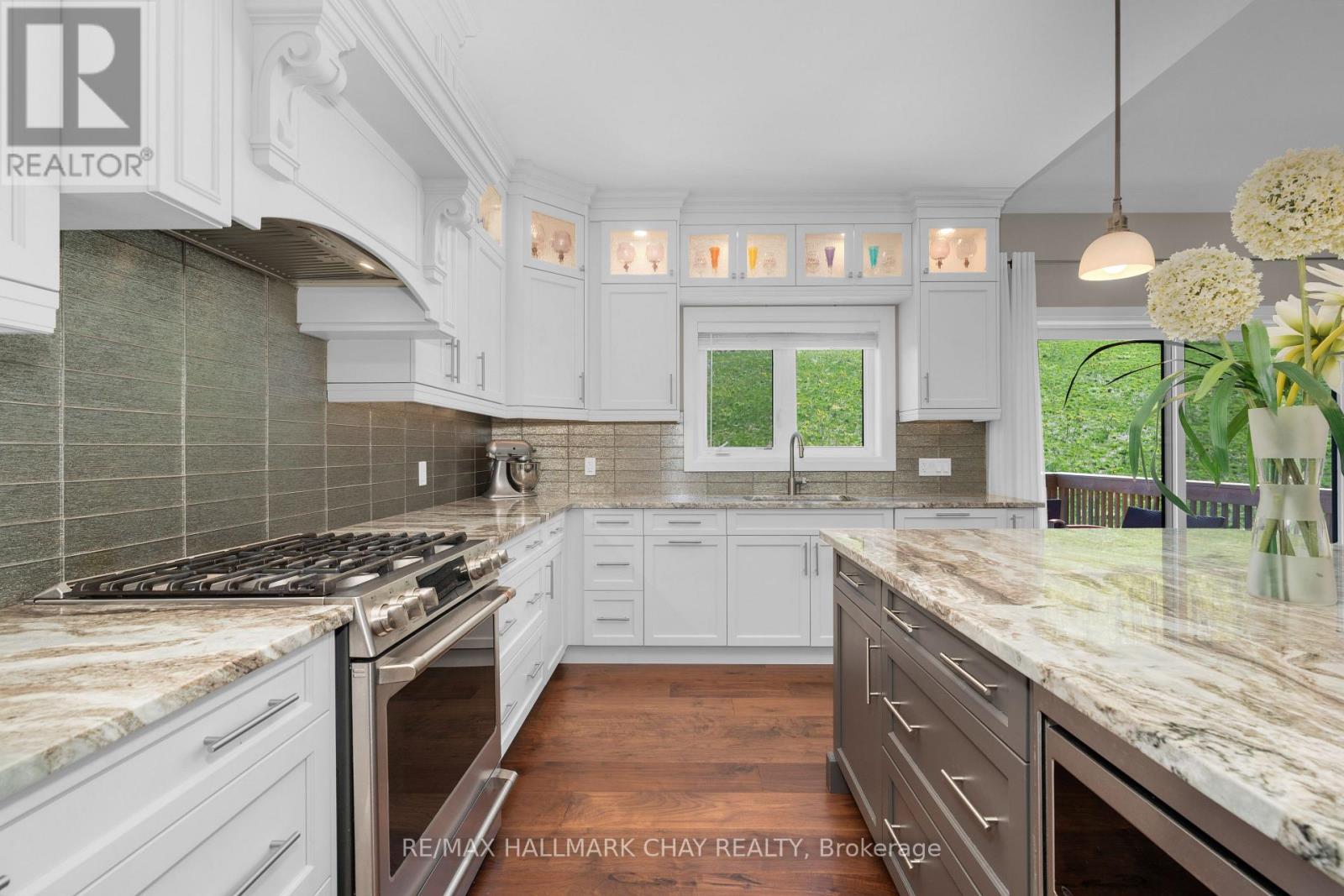 43 Thoroughbred Drive, Oro-Medonte, Ontario  L0K 1E0 - Photo 12 - S12169297