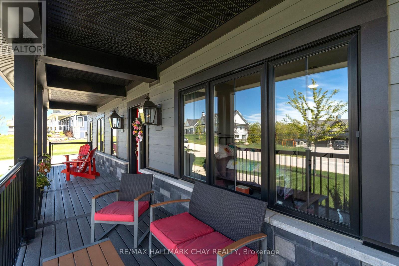 Property at 43 THOROUGHBRED DRIVE image 3