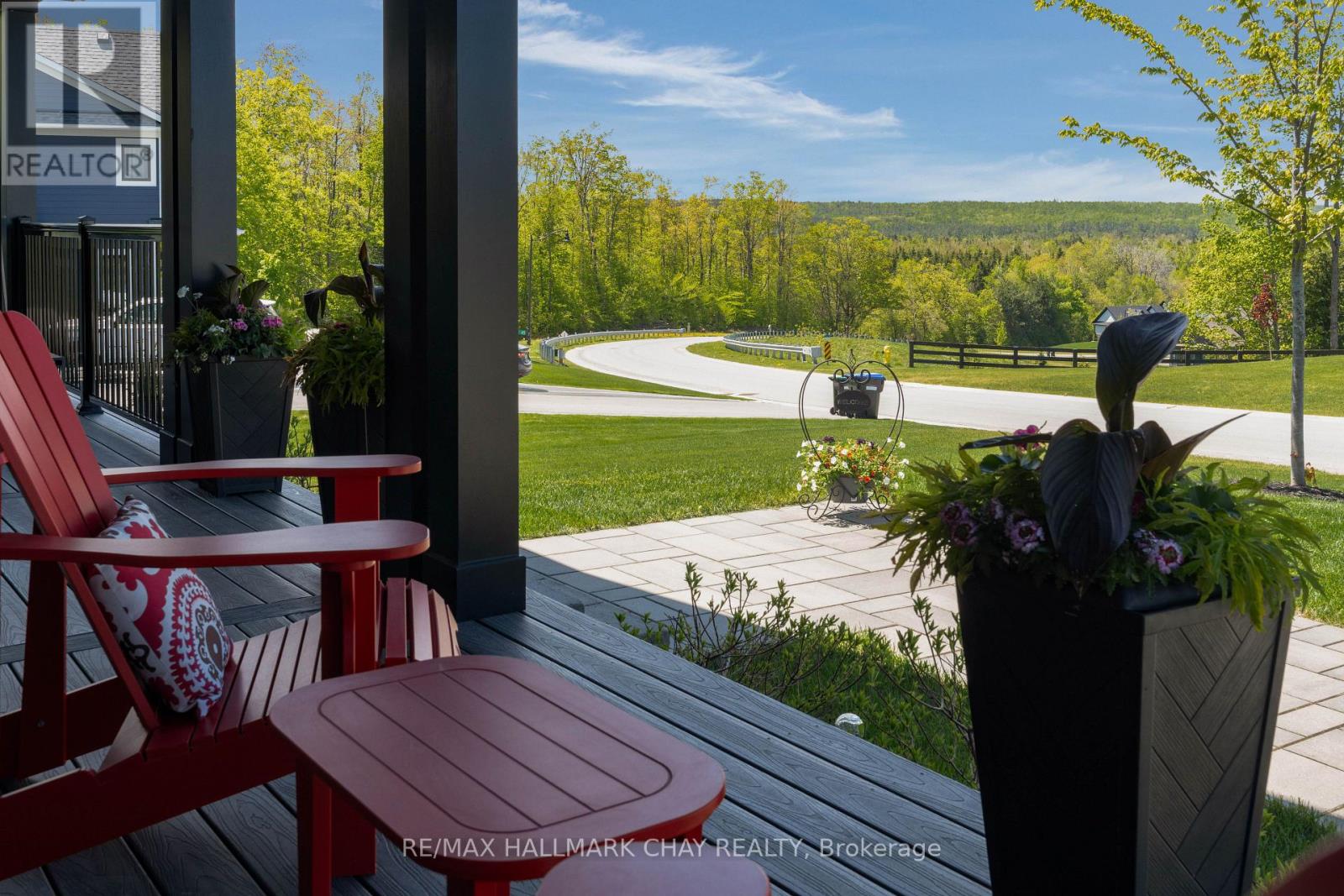 Property at 43 THOROUGHBRED DRIVE image 4