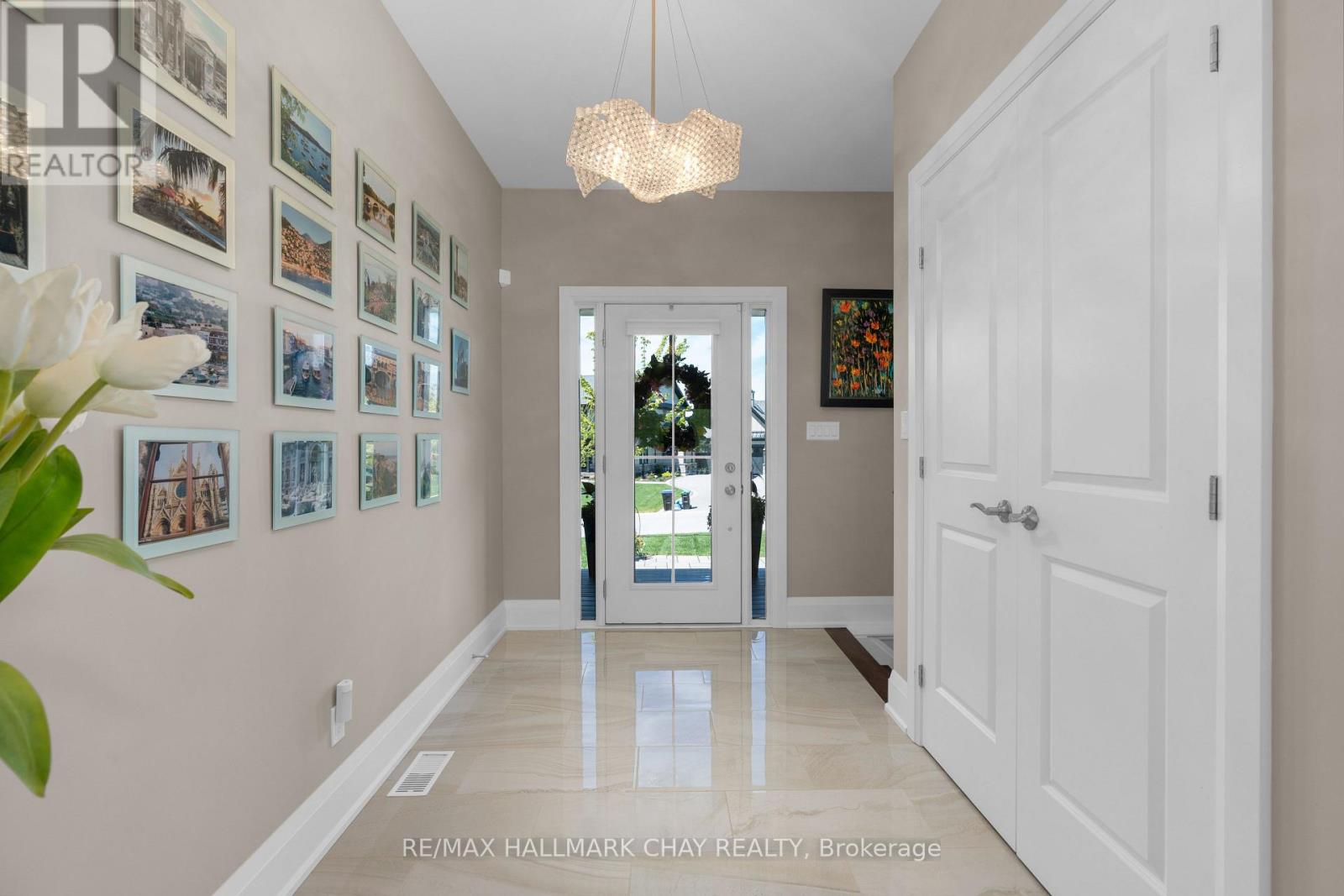 43 Thoroughbred Drive, Oro-Medonte, Ontario  L0K 1E0 - Photo 6 - S12169297