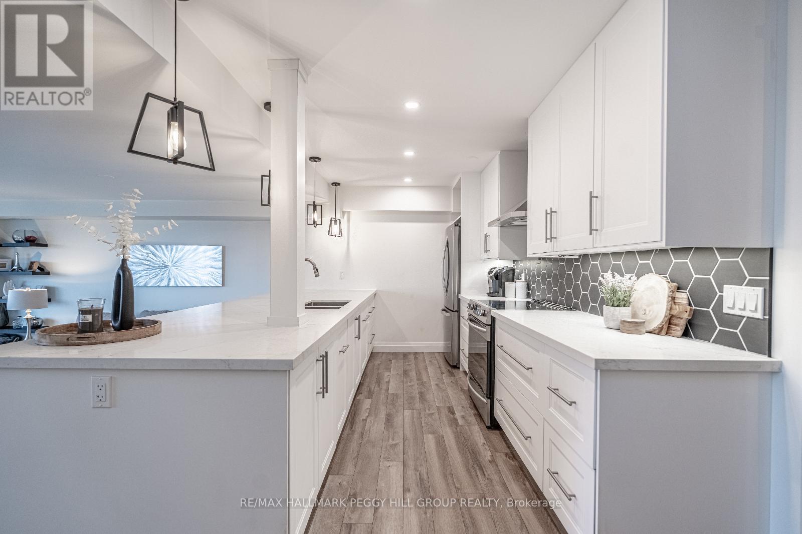 504 - 181 Collier Street, Barrie (City Centre), Ontario  L4M 5L6 - Photo 6 - S12169397