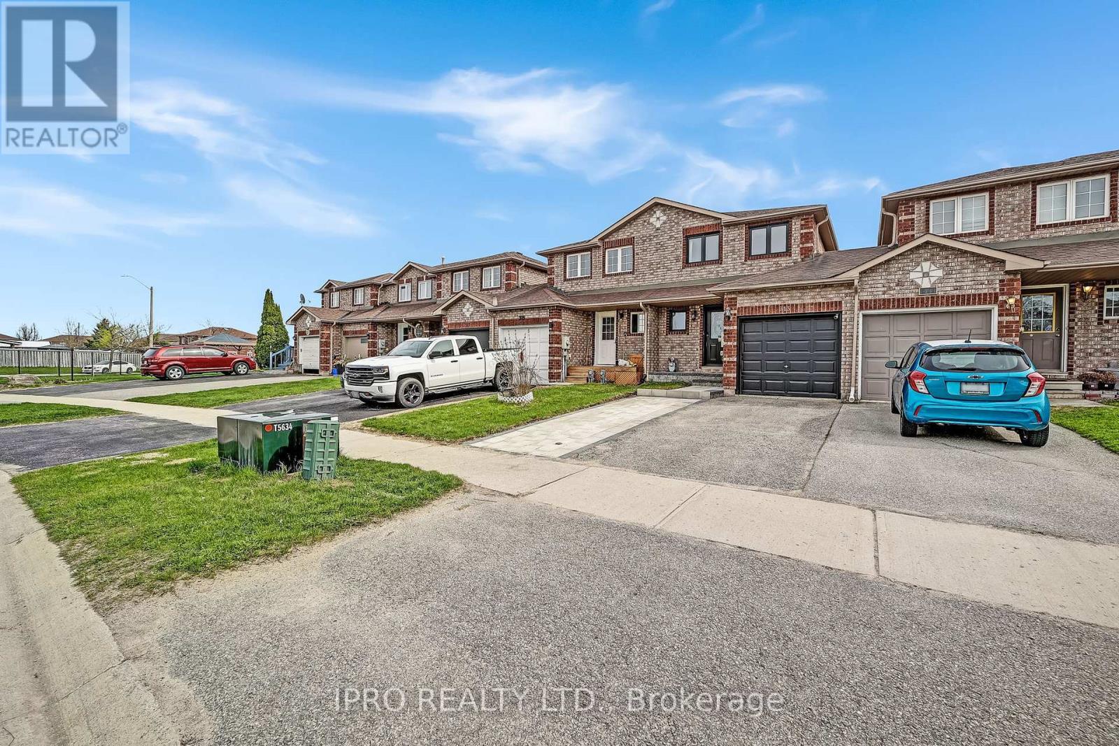 313 Dunsmore Lane, Barrie, Ontario  L4M 7A8 - Photo 2 - S12169471