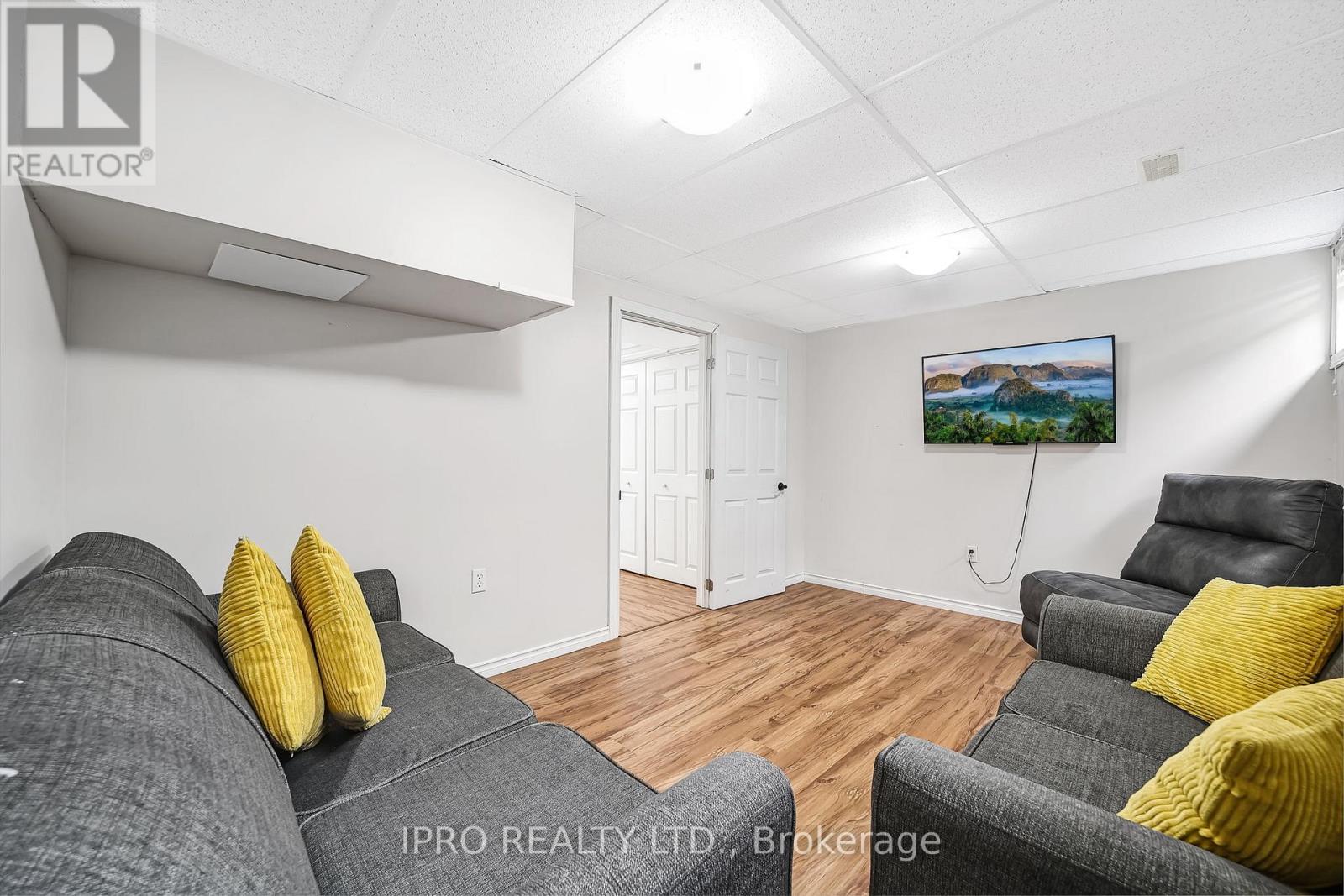 313 Dunsmore Lane, Barrie, Ontario  L4M 7A8 - Photo 22 - S12169471