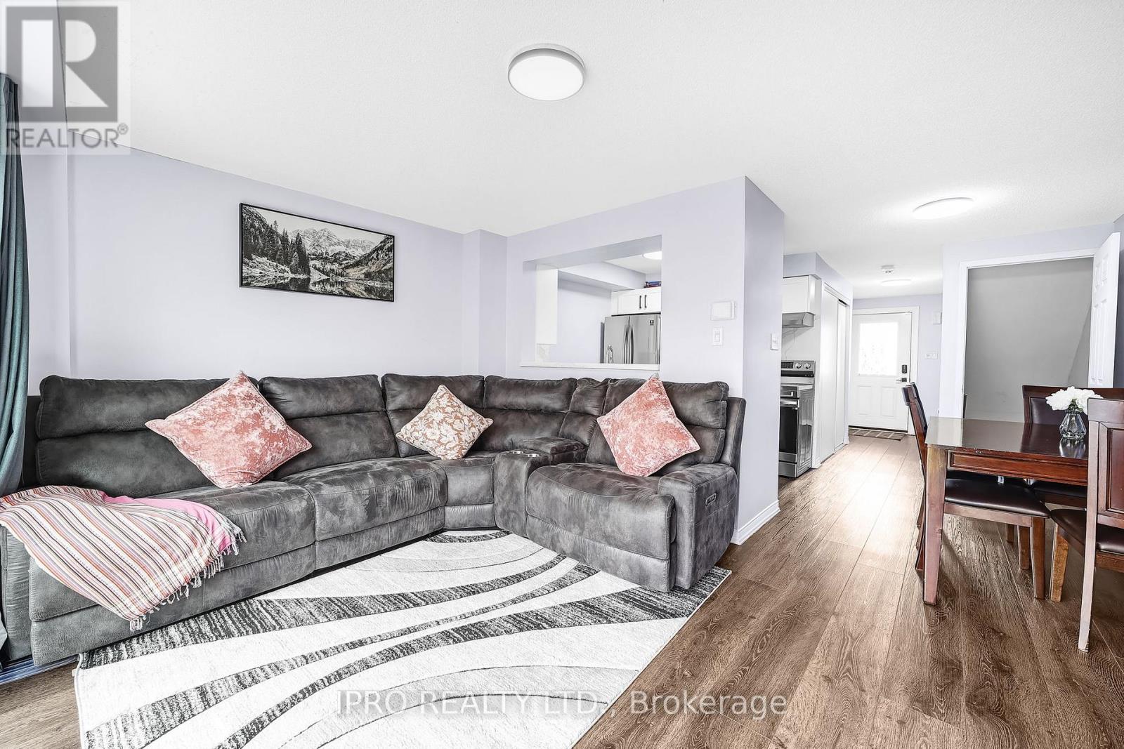313 Dunsmore Lane, Barrie, Ontario  L4M 7A8 - Photo 6 - S12169471