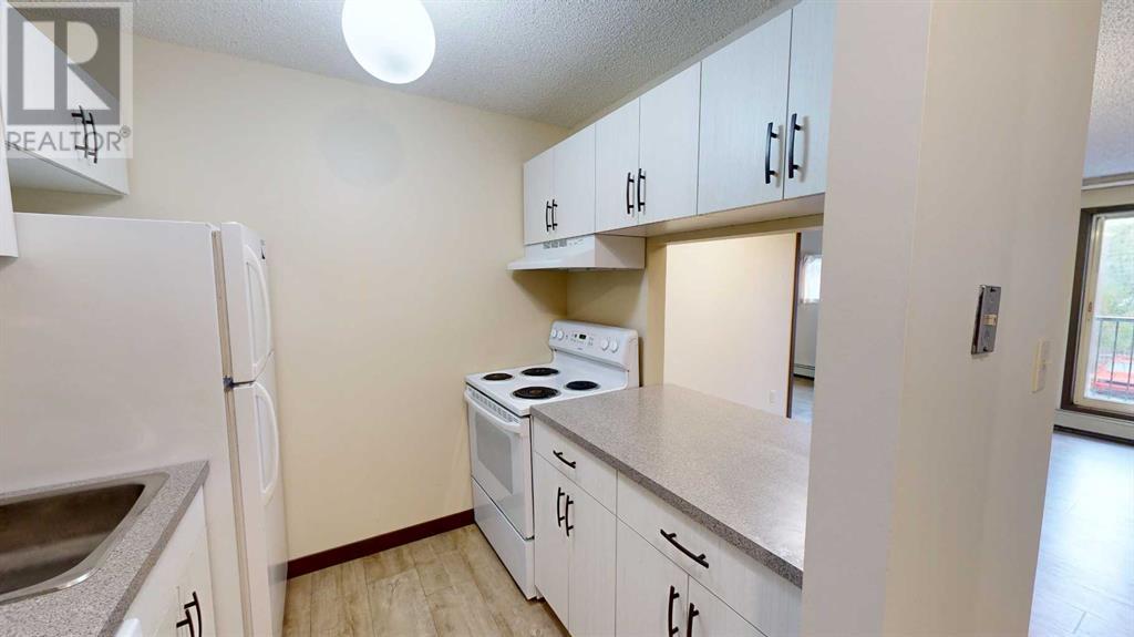 210, 405 Columbia Boulevard W, Lethbridge, Alberta  T1K 5R8 - Photo 2 - A2223120