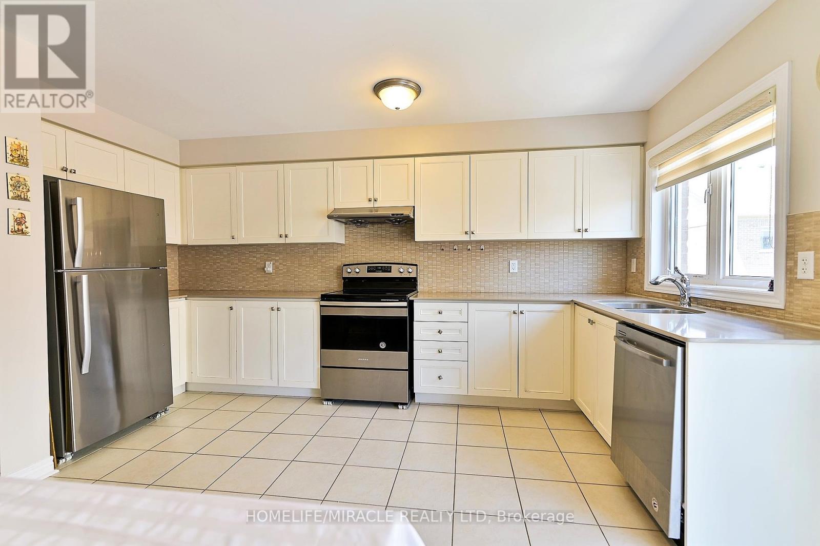 3 - 27 Pennycross Crescent, Brampton, Ontario  L7A 4M1 - Photo 15 - W12169283