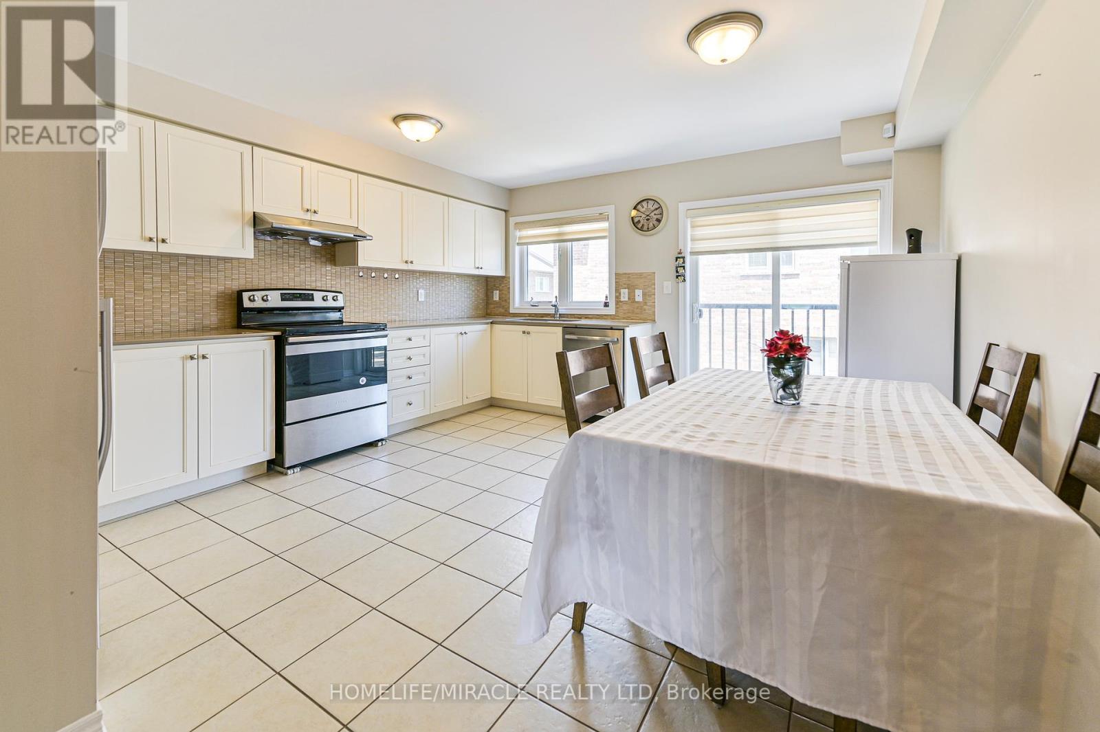 3 - 27 Pennycross Crescent, Brampton (Northwest Brampton), Ontario  L7A 4M1 - Photo 16 - W12169283