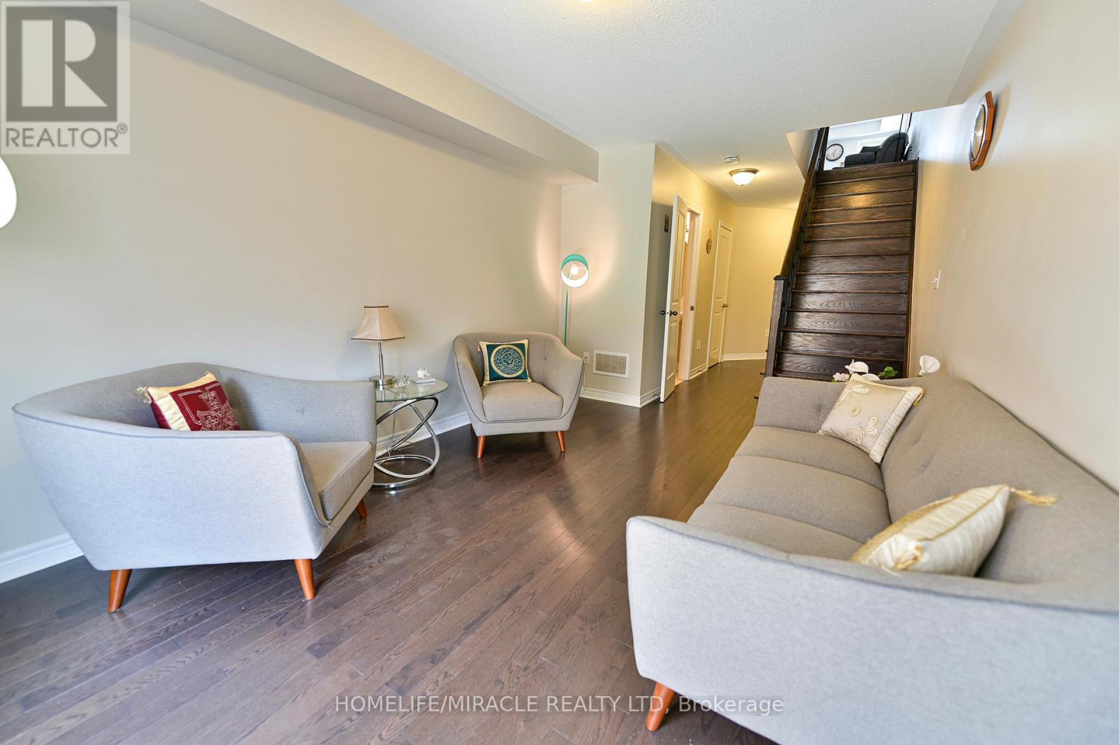 3 - 27 Pennycross Crescent, Brampton, Ontario  L7A 4M1 - Photo 5 - W12169283