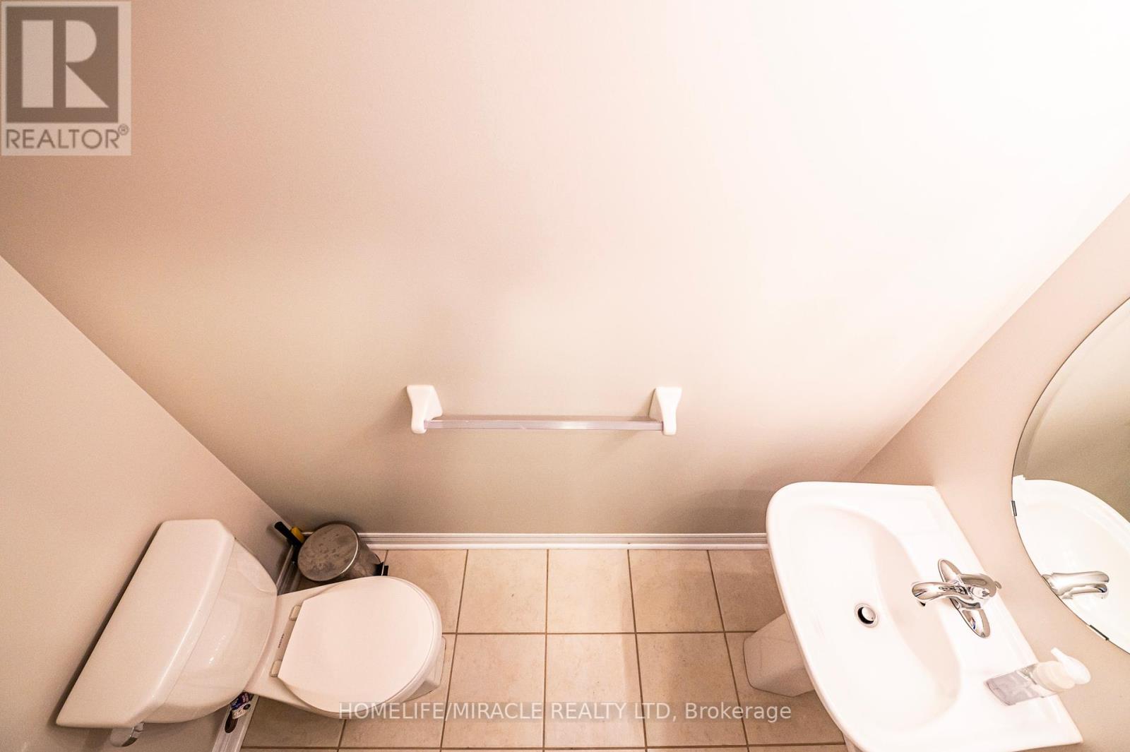 3 - 27 Pennycross Crescent, Brampton, Ontario  L7A 4M1 - Photo 8 - W12169283