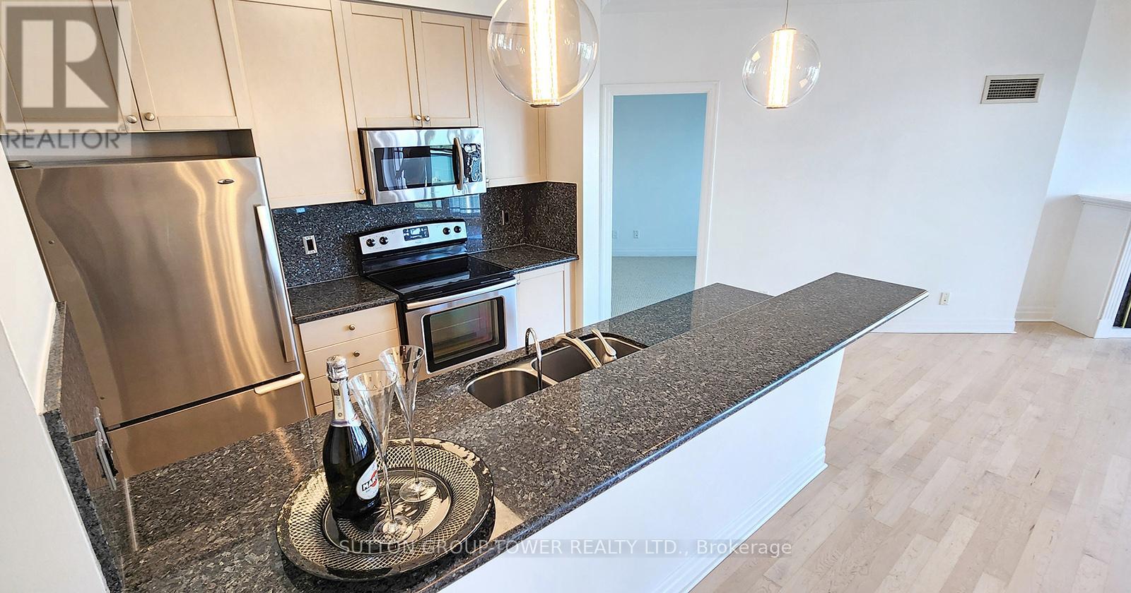 Suite 2205 - 2121 Lake Shore Boulevard W, Toronto, Ontario  M8V 4E9 - Photo 11 - W12169324