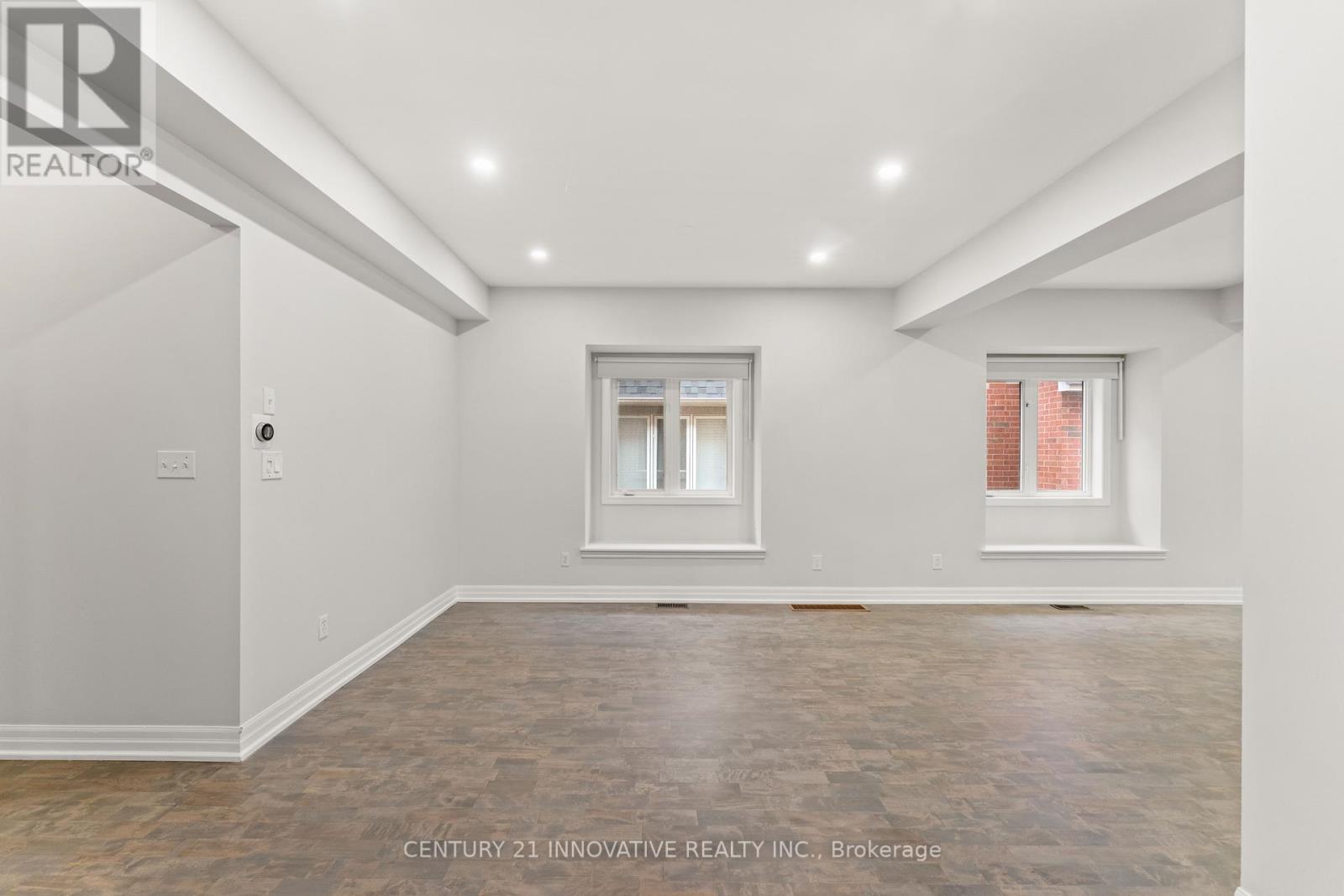 2442 Felhaber Crescent, Oakville, Ontario  L6H 7N8 - Photo 5 - W12169333