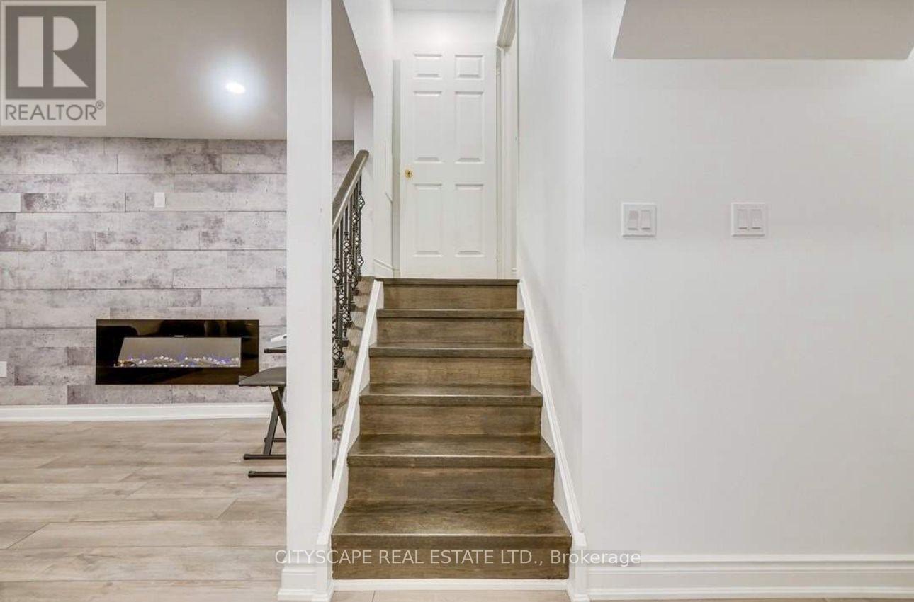 39 Sinclair Boulevard, Milton, Ontario  L9T 7C3 - Photo 21 - W12169373
