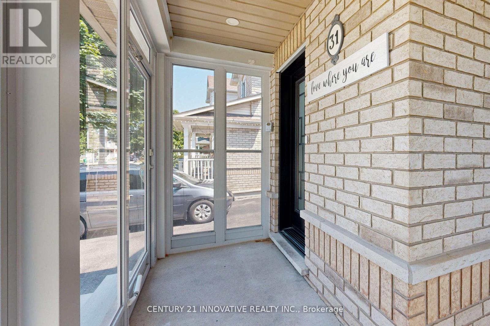 31 Stable Gate, Brampton, Ontario  L7A 1V7 - Photo 4 - W12169375