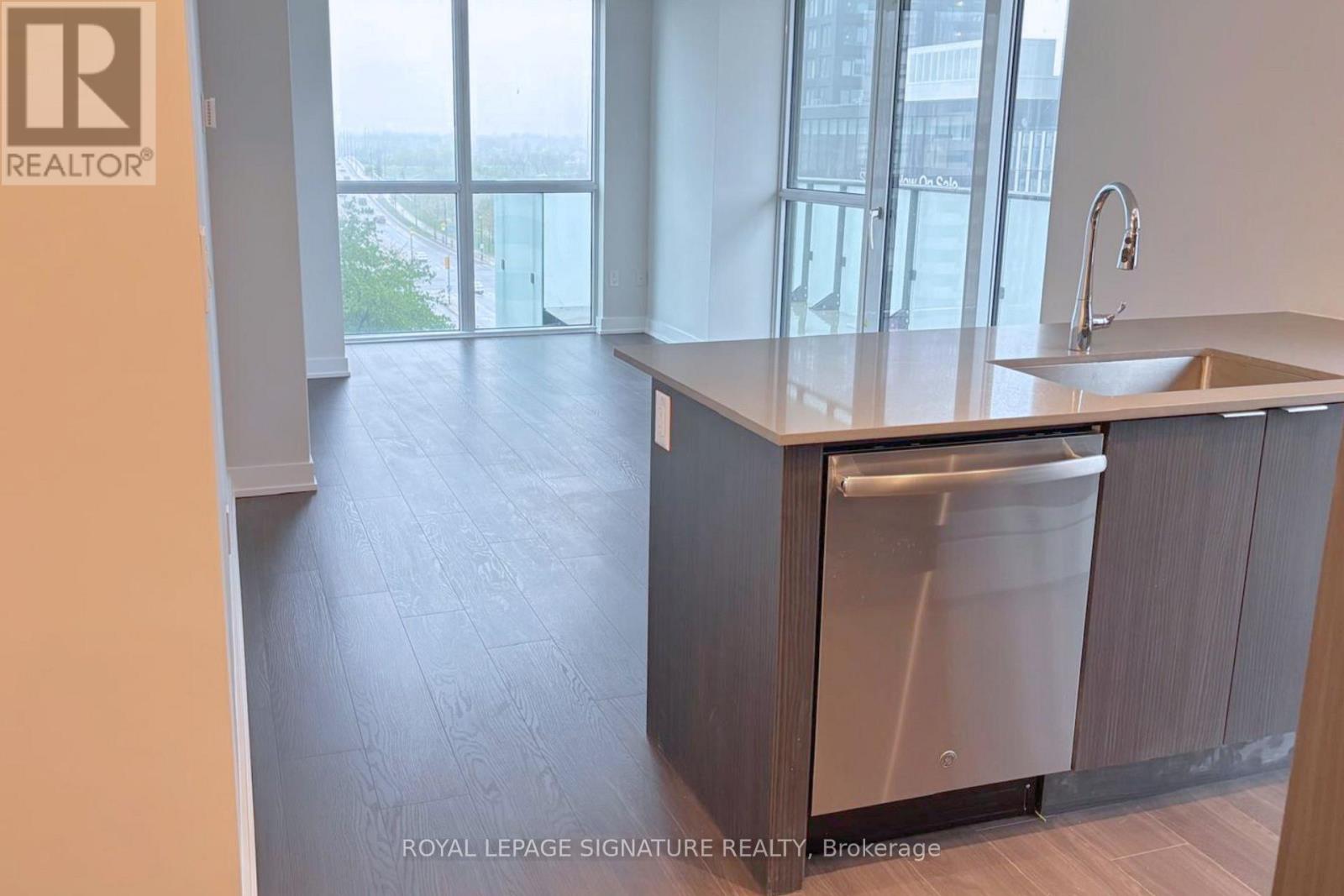 621 - 430 Square One Drive, Mississauga, Ontario  L5B 0L6 - Photo 7 - W12169422
