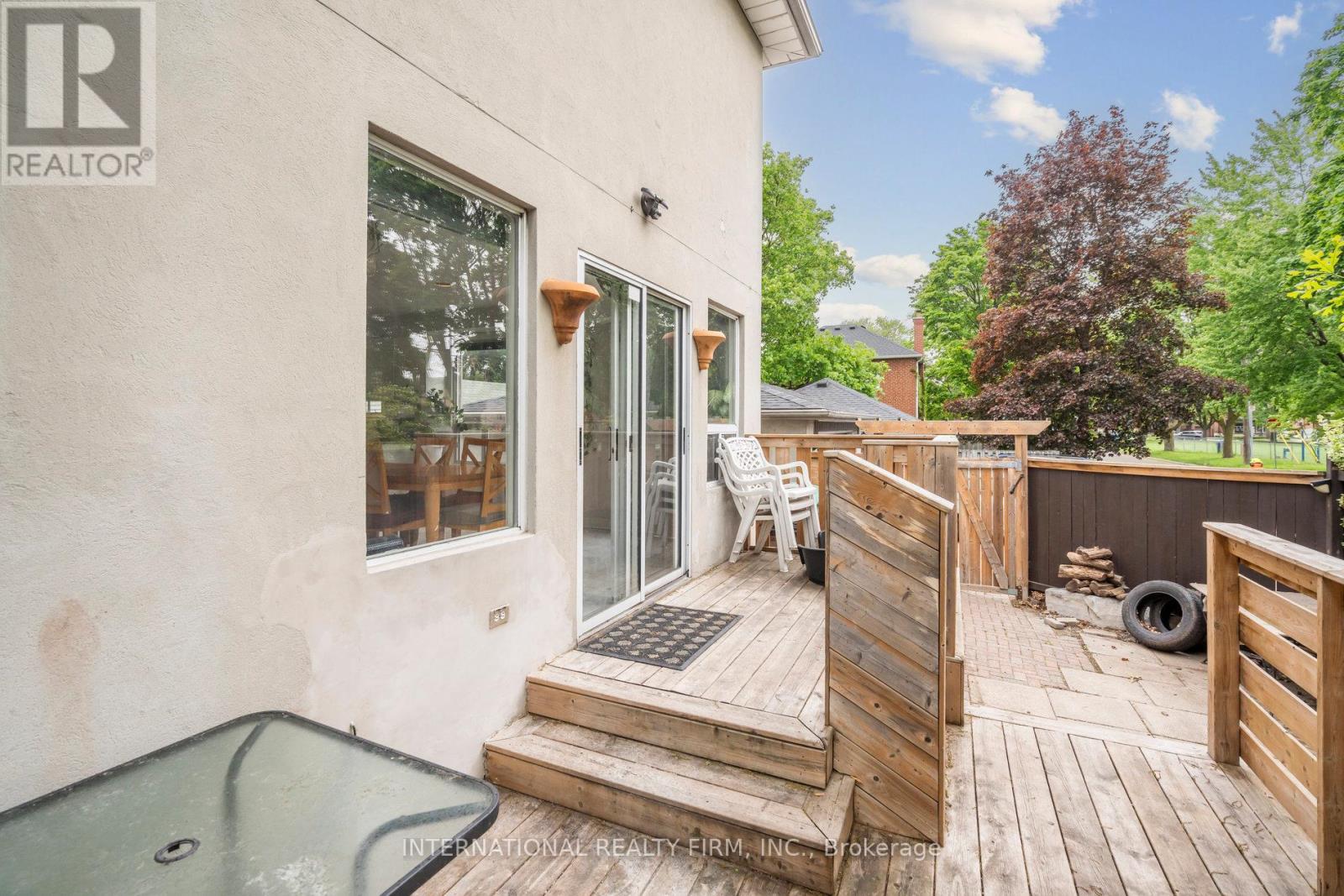 1928 Lawrence Avenue W, Toronto (Weston), Ontario  M9N 1H2 - Photo 39 - W12169434