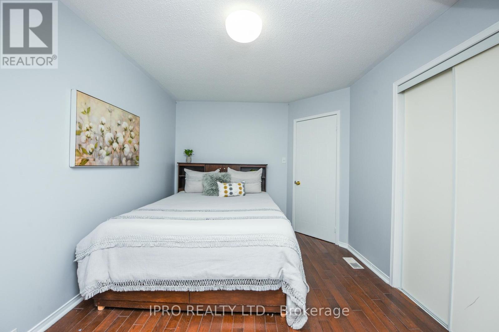 22 Desert Sand Drive, Brampton, Ontario  L6R 1V5 - Photo 17 - W12169442