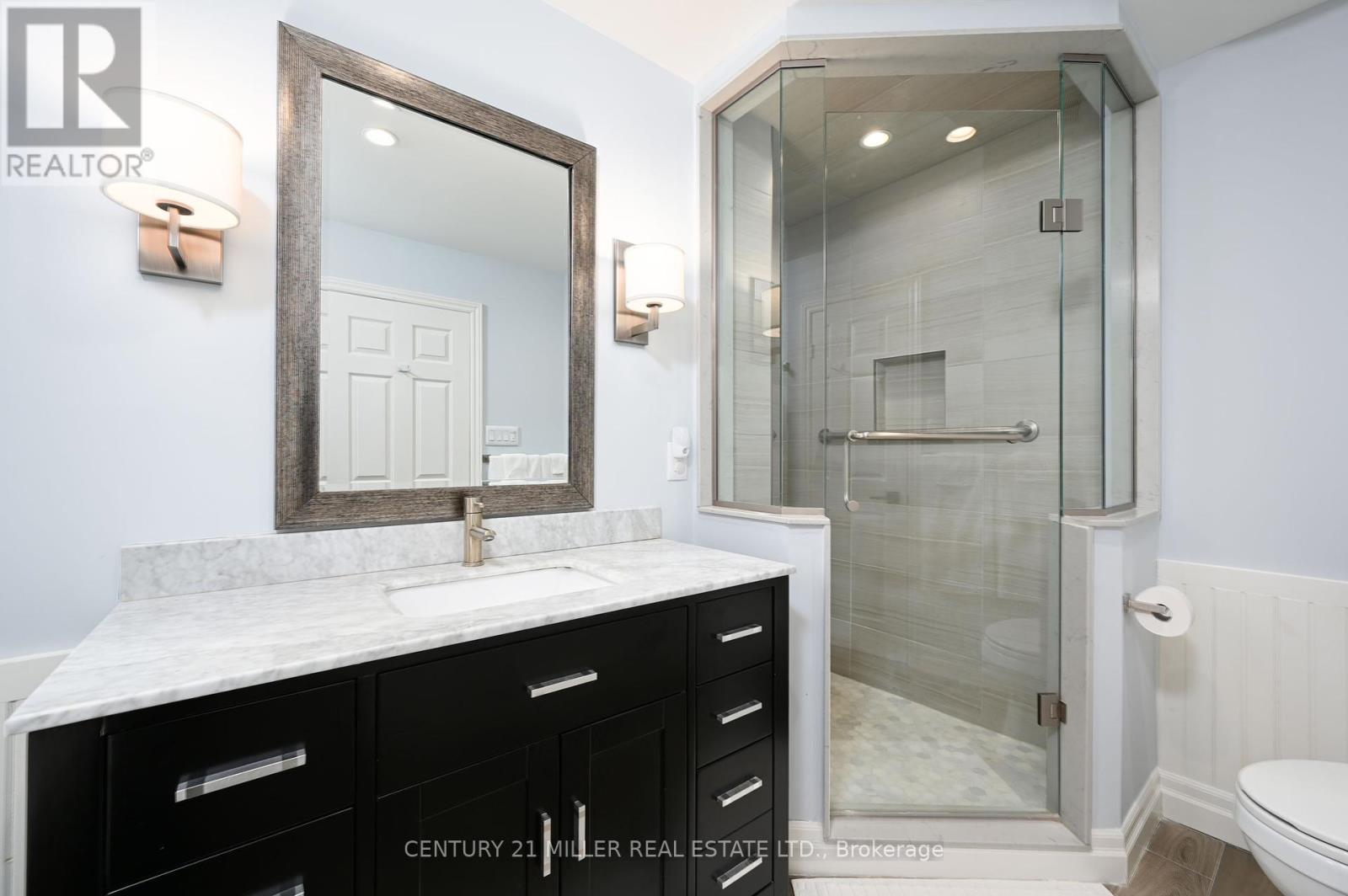 30 Nelson Street, Oakville, Ontario  L6L 3H6 - Photo 16 - W12169456