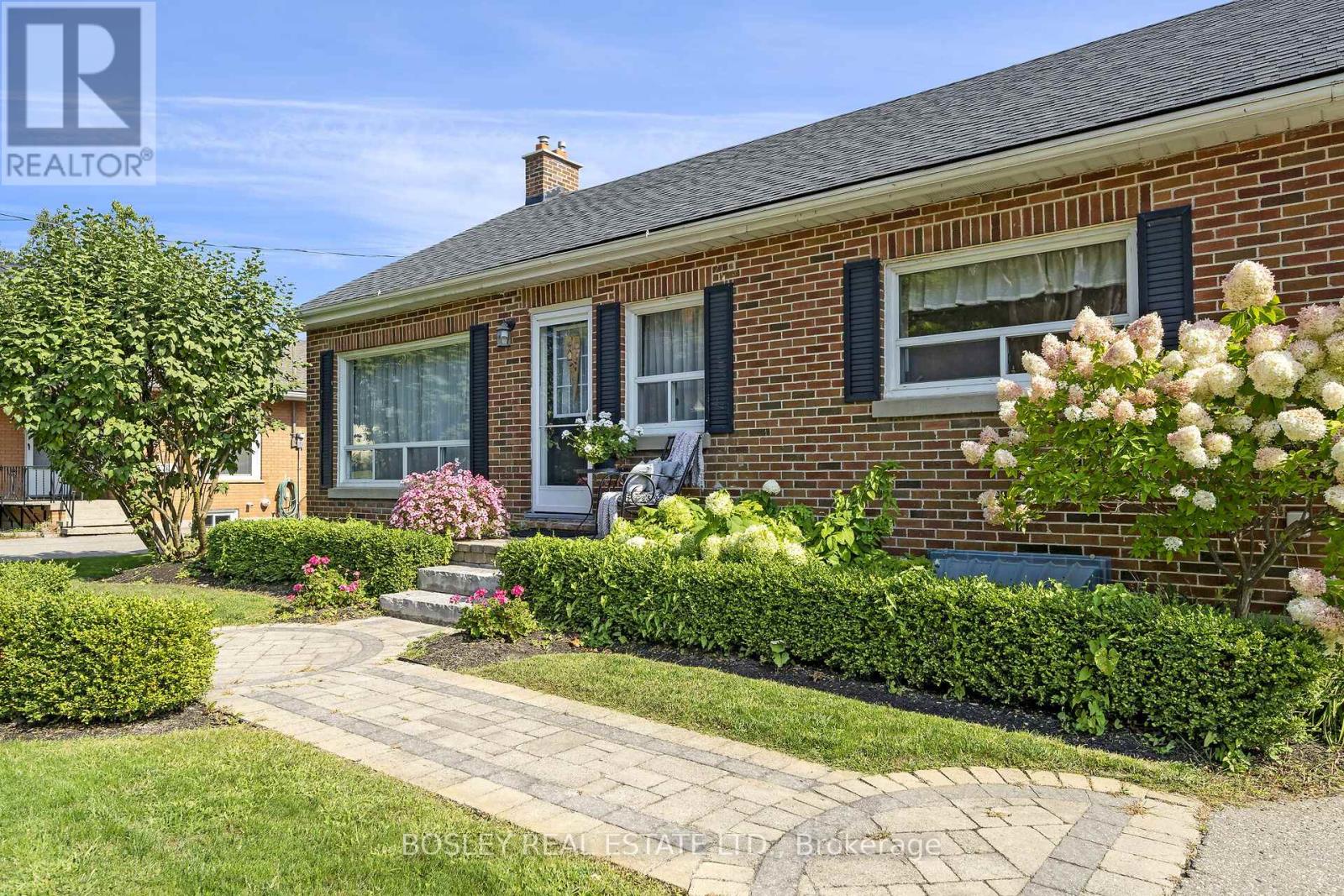 31 John Street, Orangeville, Ontario  L9W 2P4 - Photo 3 - W12169472