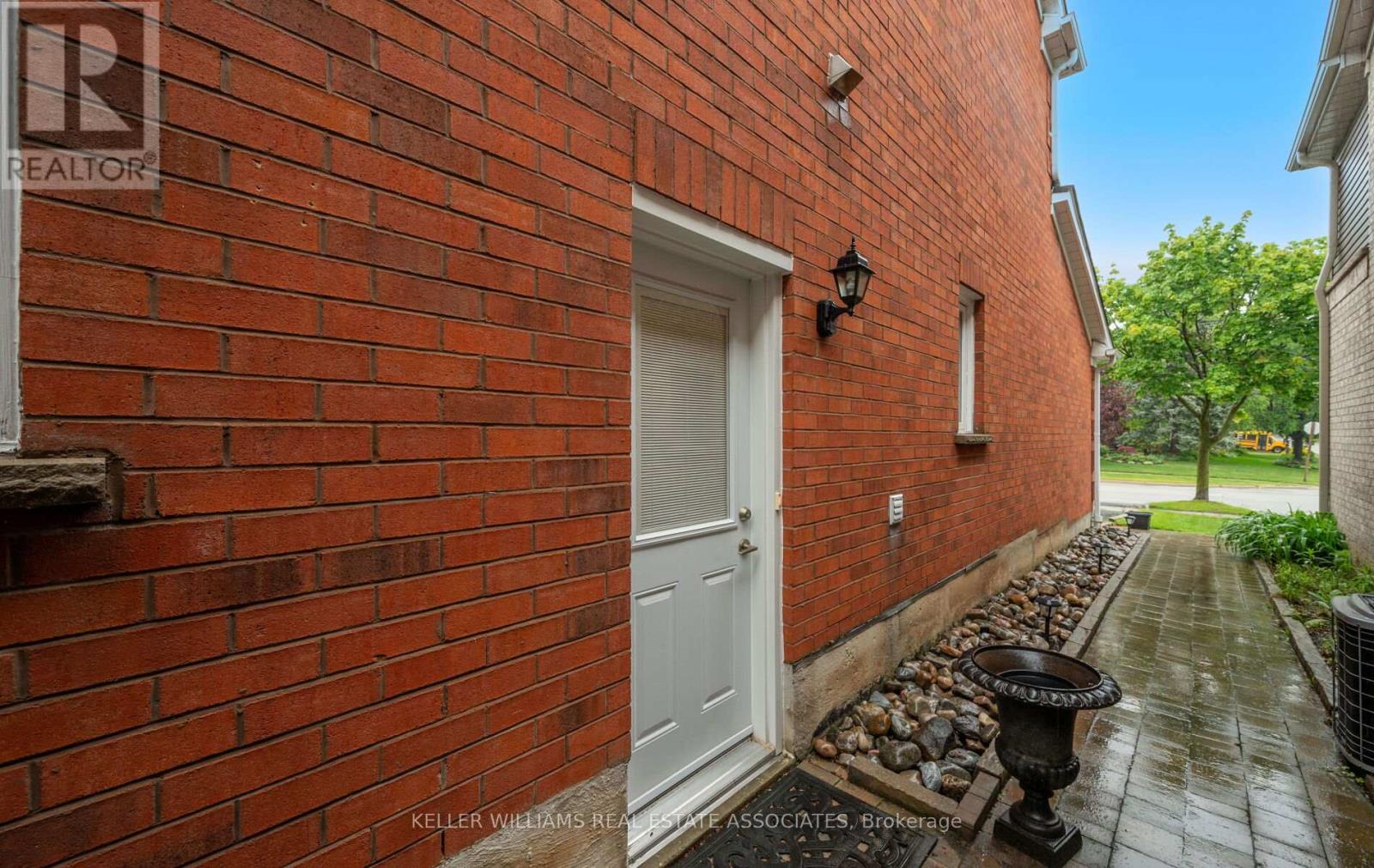 5406 Middlebury Drive, Mississauga, Ontario  L5M 5E8 - Photo 42 - W12169476
