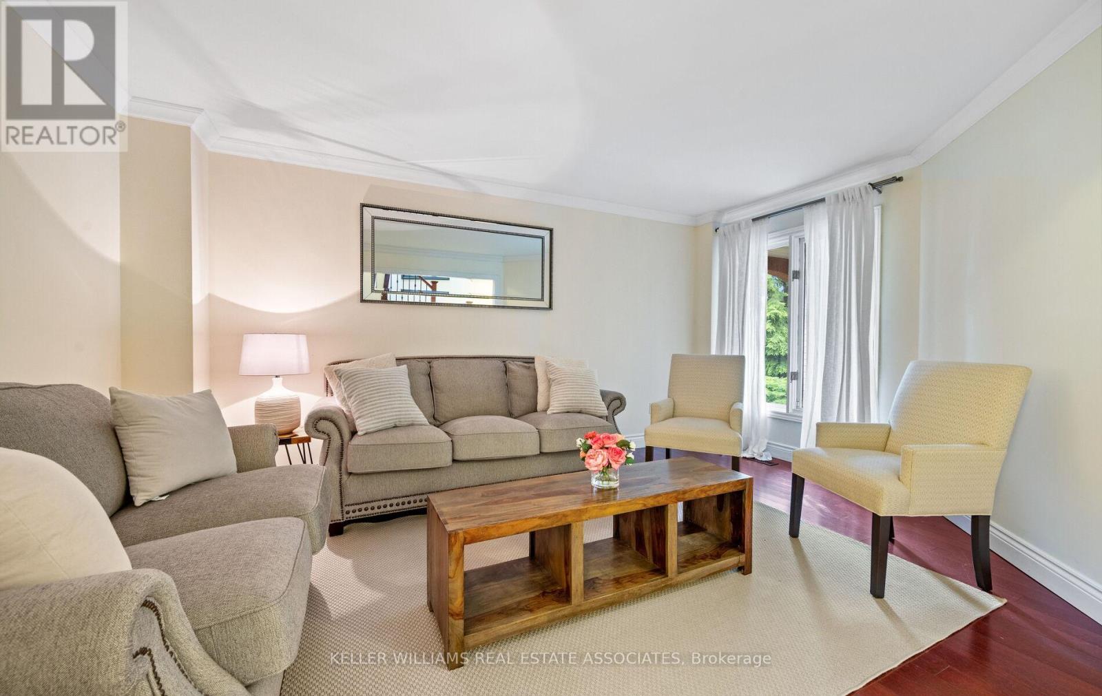 5406 Middlebury Drive, Mississauga, Ontario  L5M 5E8 - Photo 6 - W12169476