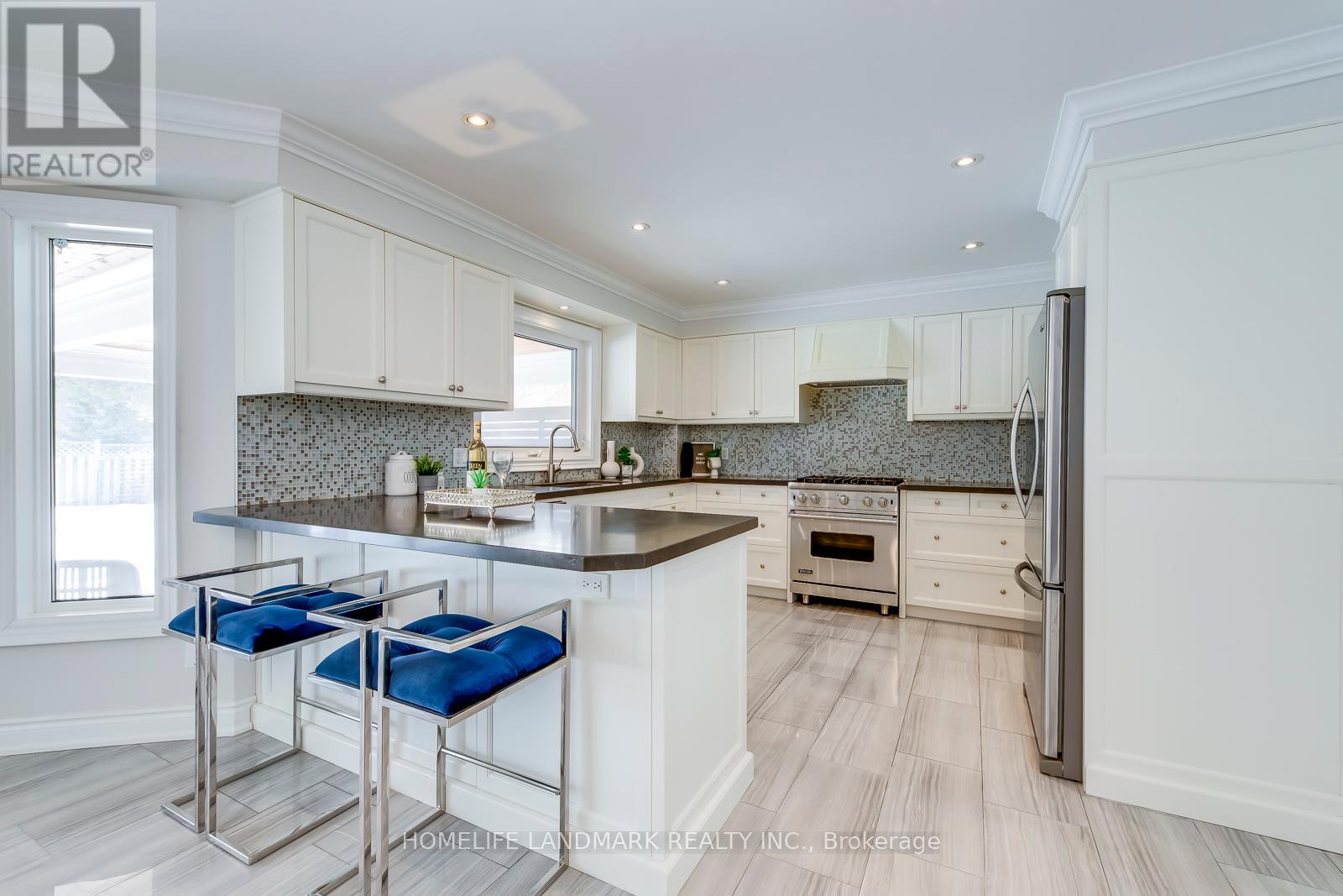 503 Blenheim Crescent, Oakville, Ontario  L6J 6P5 - Photo 12 - W12169477
