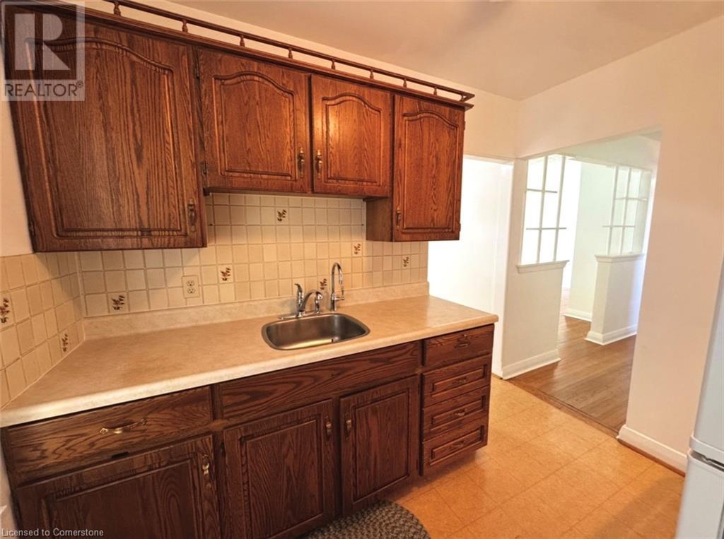 56 Cardinal Crescent S, Waterloo, Ontario  N2J 2E7 - Photo 14 - 40731233