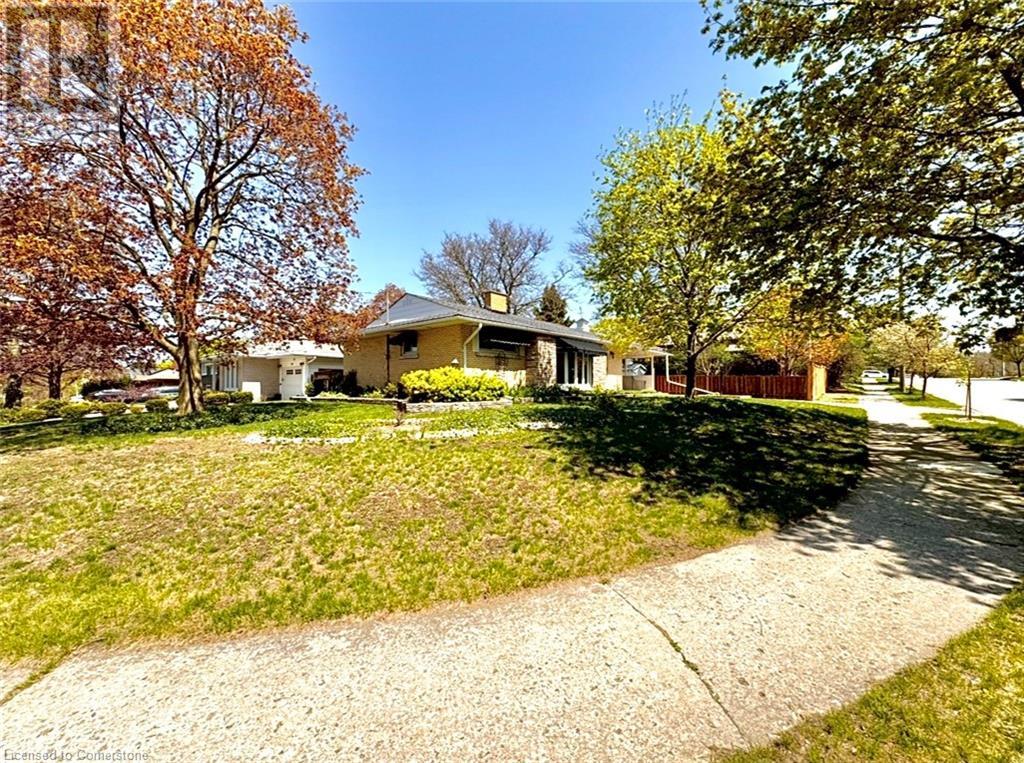 Property at 56 CARDINAL Crescent S image 3