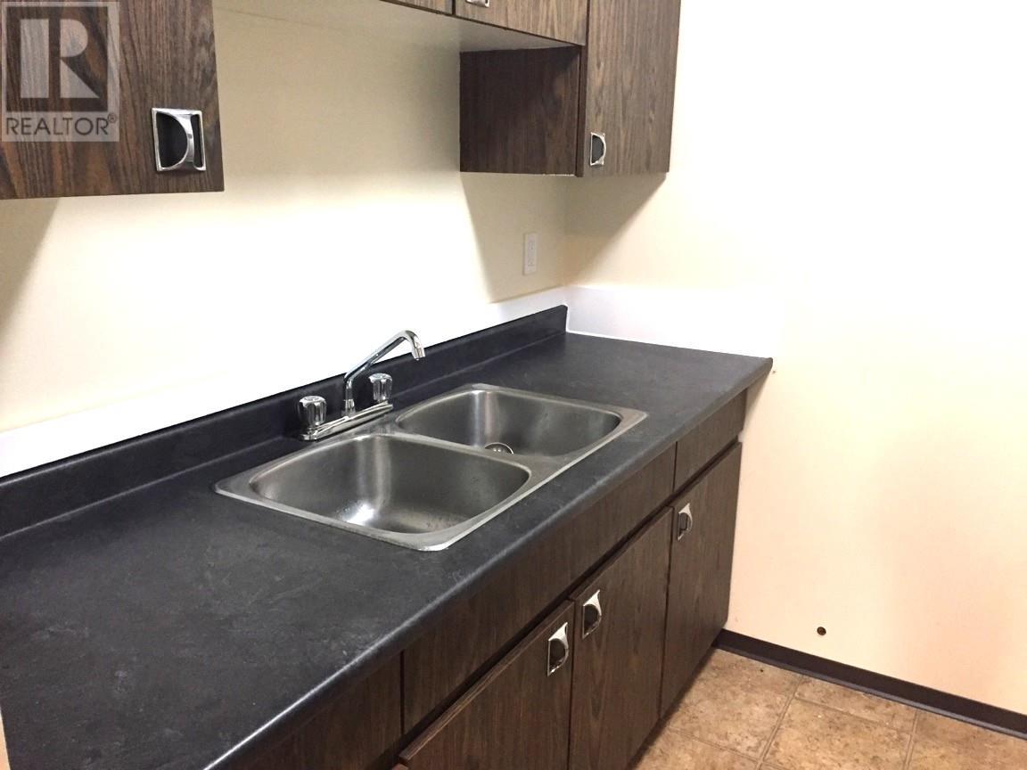 1560 Summit Drive Unit# 111, Kamloops, British Columbia  V2E 1R5 - Photo 2 - 10348791